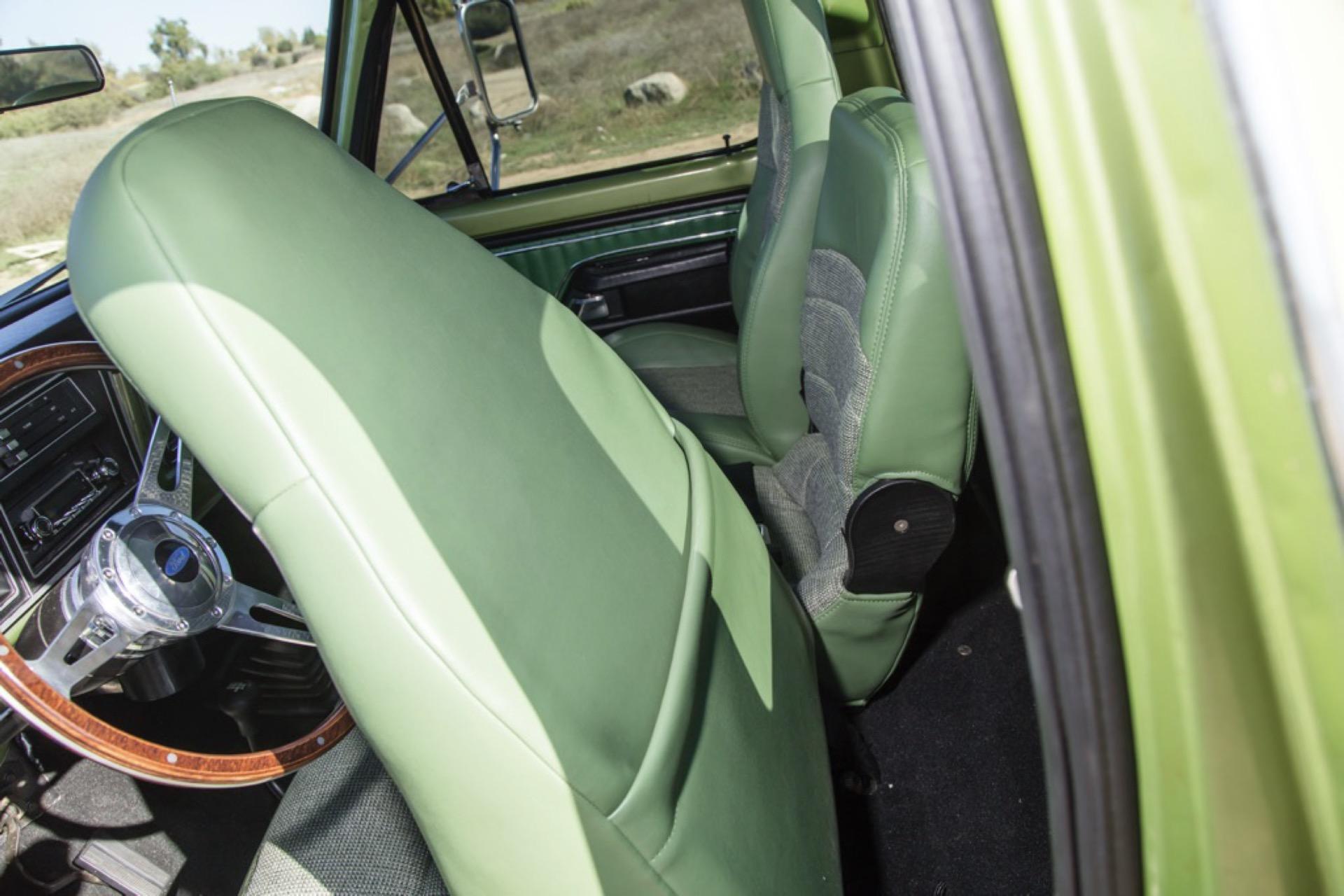 7.3L Turbo Diesel-Powered 1975 Ford F-250 4×4