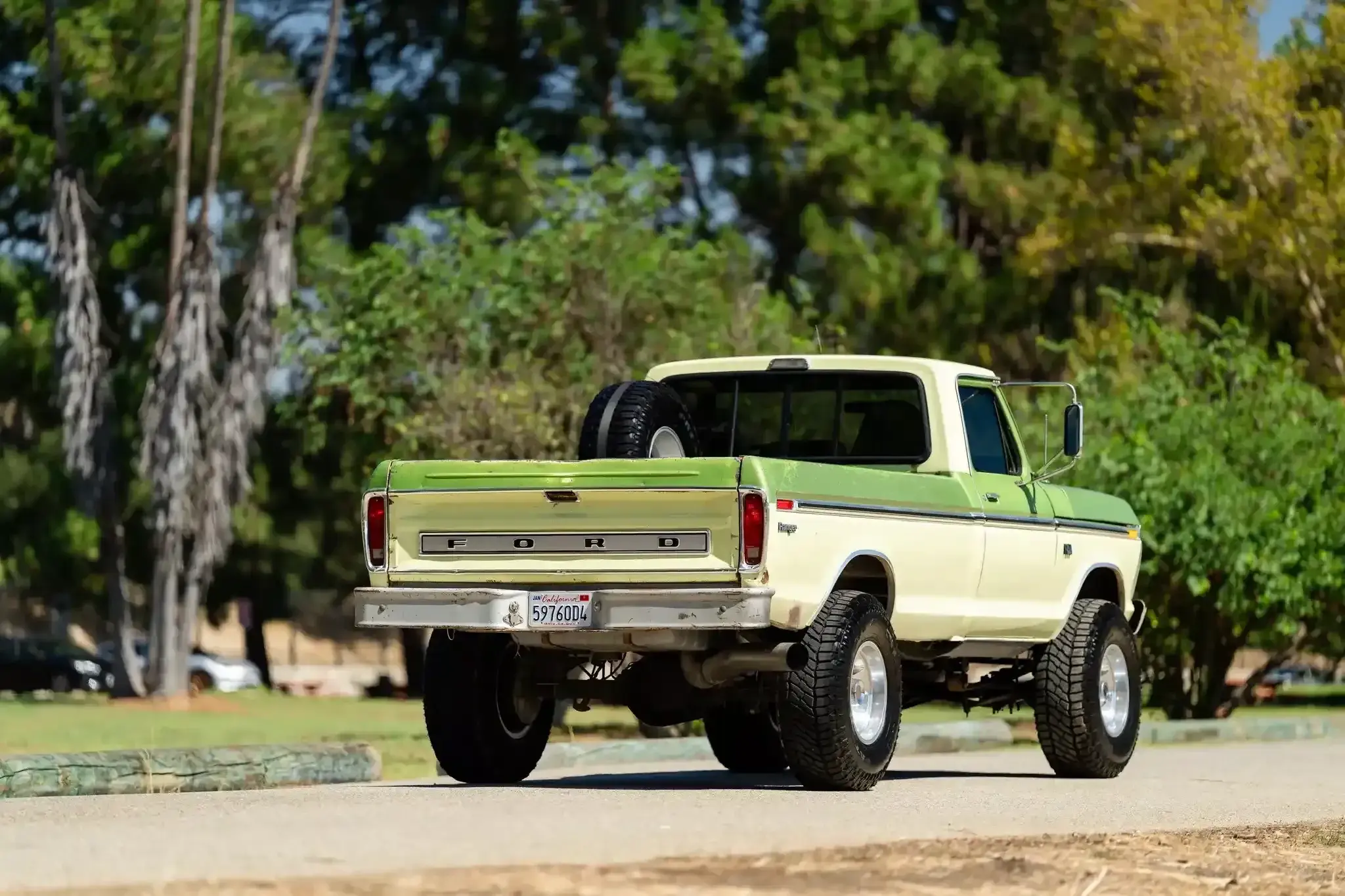 7.3L Turbo Diesel-Powered 1975 Ford F-250 4×4