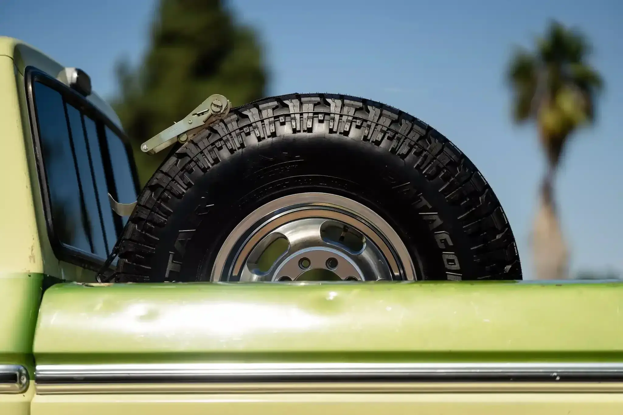 7.3L Turbo Diesel-Powered 1975 Ford F-250 4×4