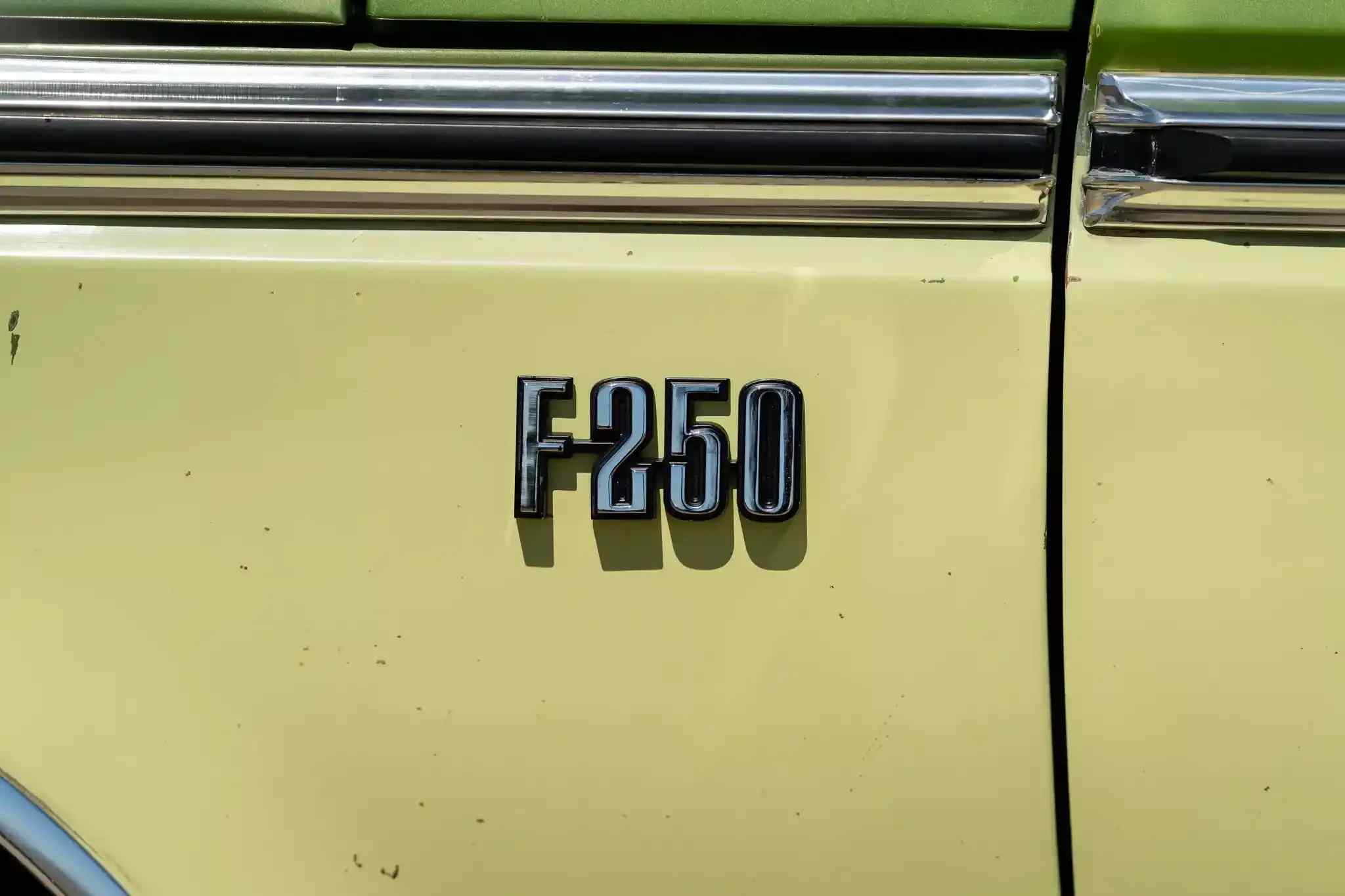7.3L Turbo Diesel-Powered 1975 Ford F-250 4×4