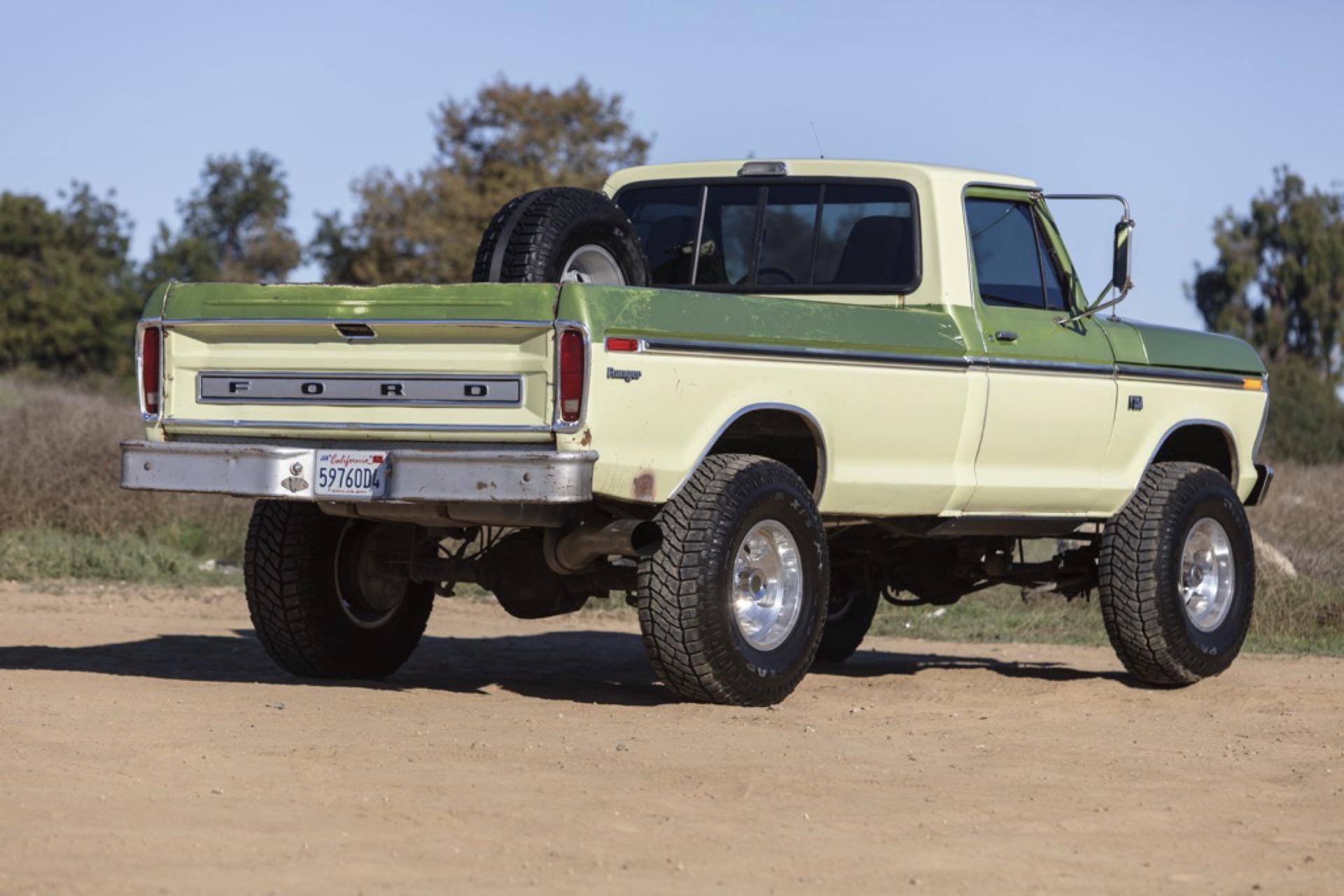 7.3L Turbo Diesel-Powered 1975 Ford F-250 4×4