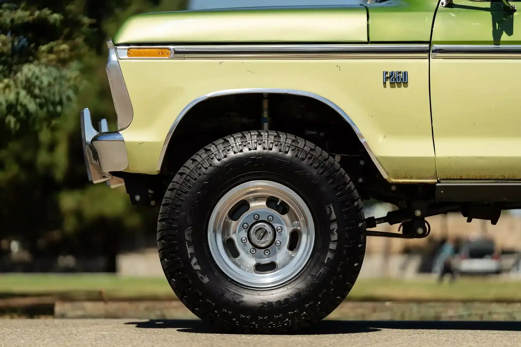7.3L Turbo Diesel-Powered 1975 Ford F-250 4×4