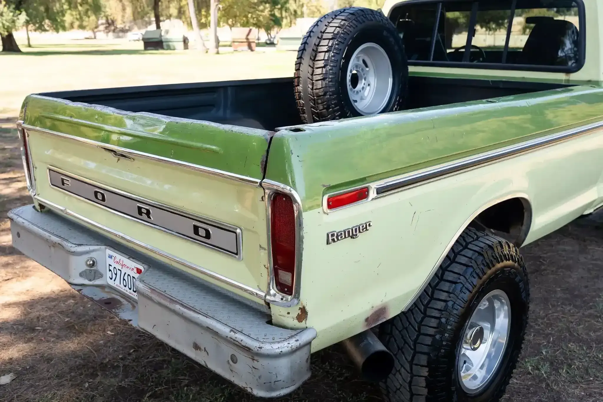 7.3L Turbo Diesel-Powered 1975 Ford F-250 4×4