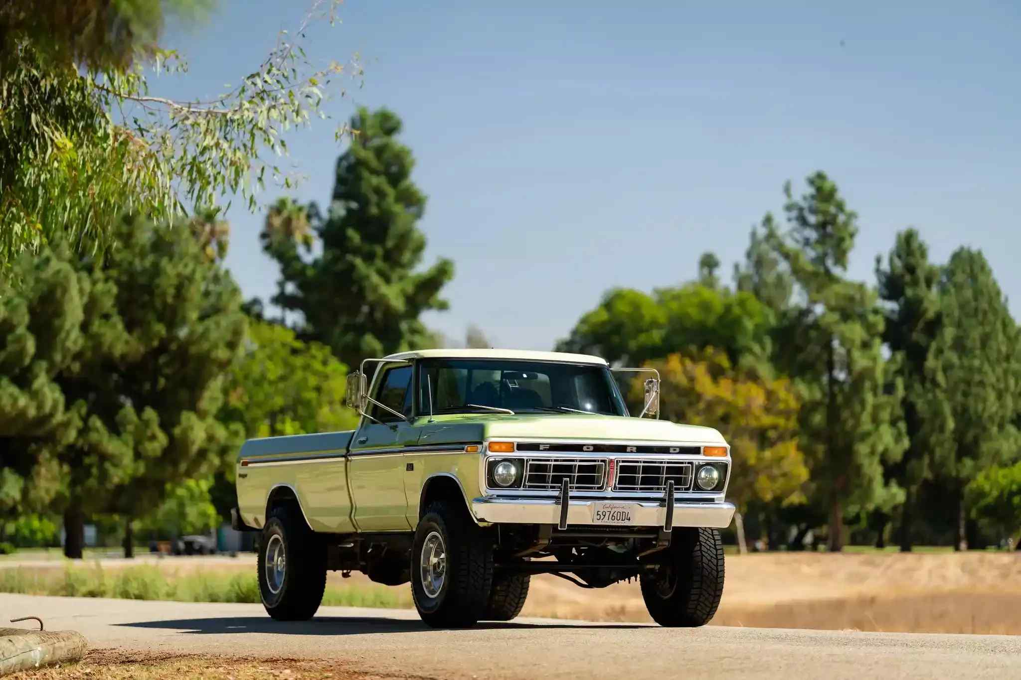 7.3L Turbo Diesel-Powered 1975 Ford F-250 4×4 - 2