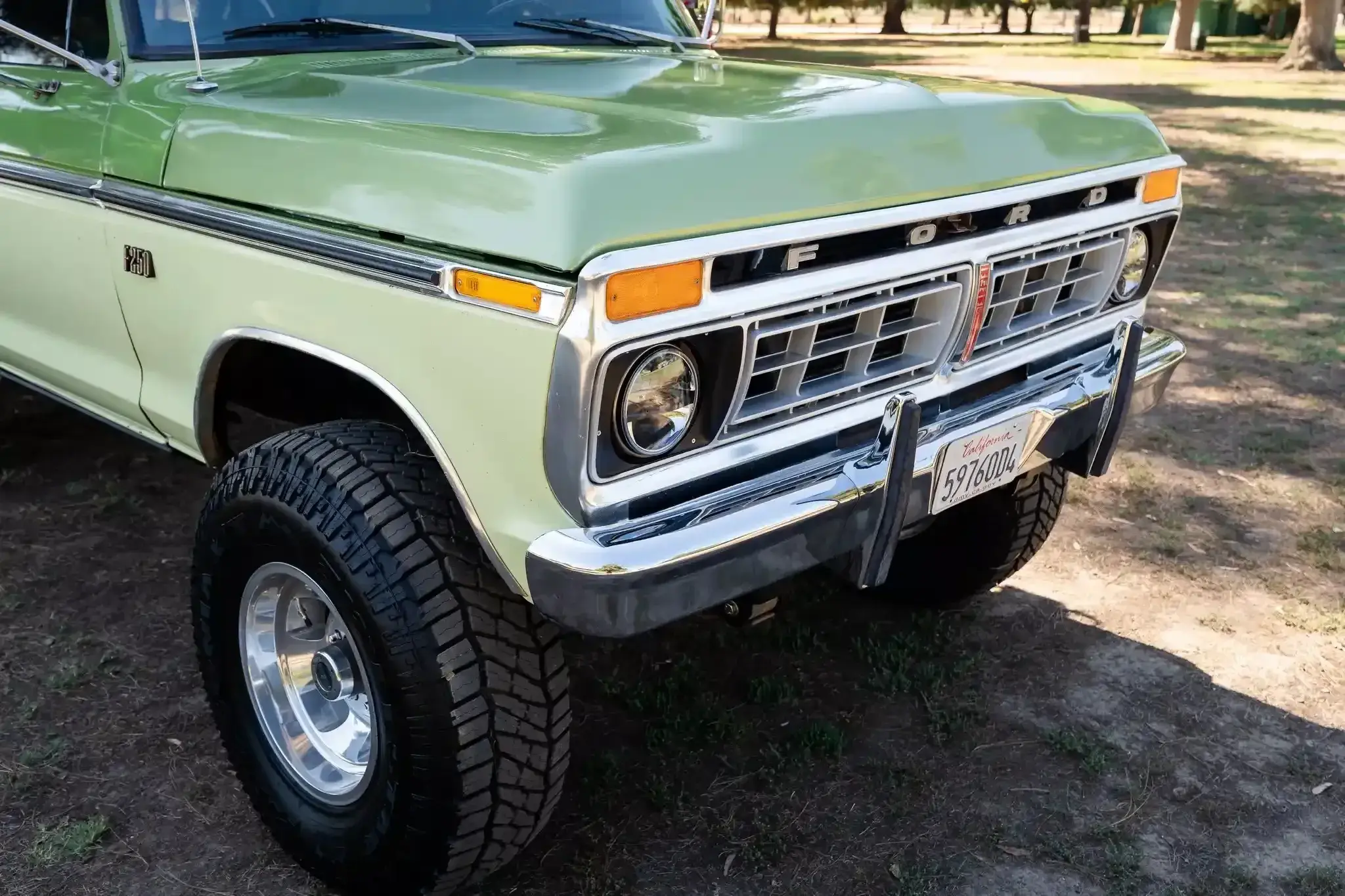 7.3L Turbo Diesel-Powered 1975 Ford F-250 4×4