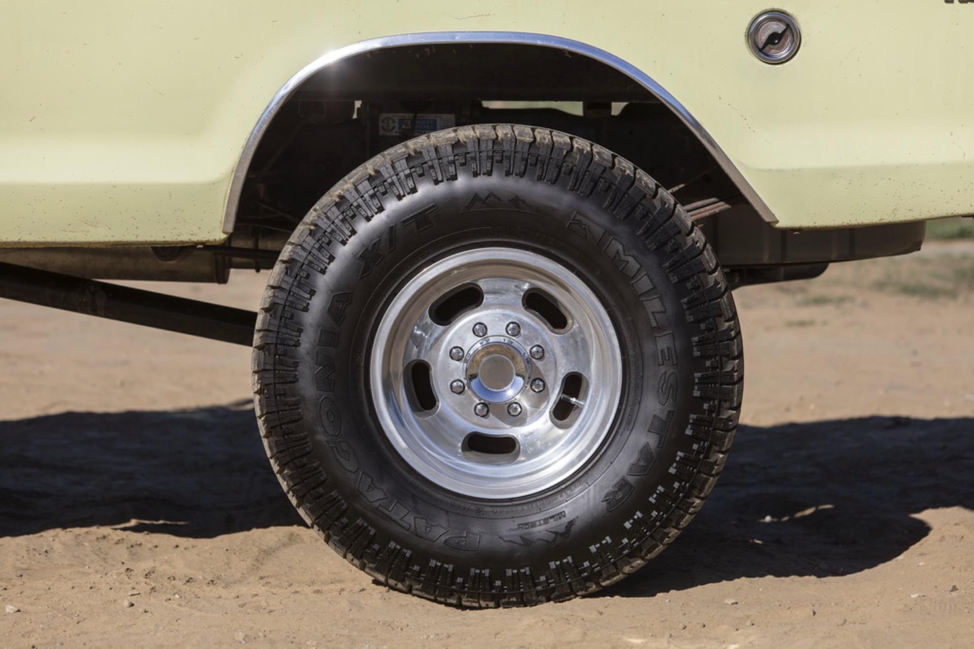 7.3L Turbo Diesel-Powered 1975 Ford F-250 4×4