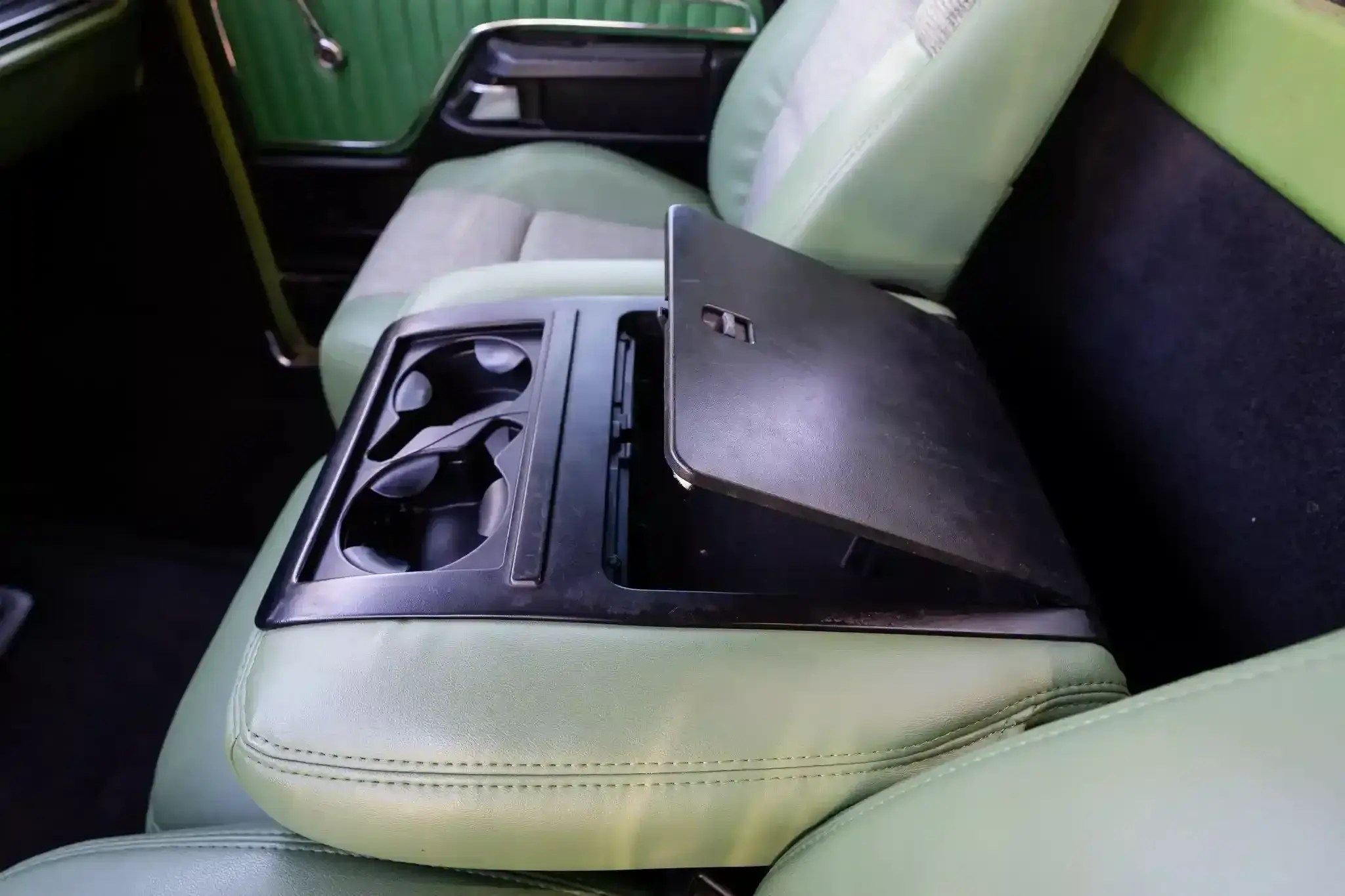 7.3L Turbo Diesel-Powered 1975 Ford F-250 4×4