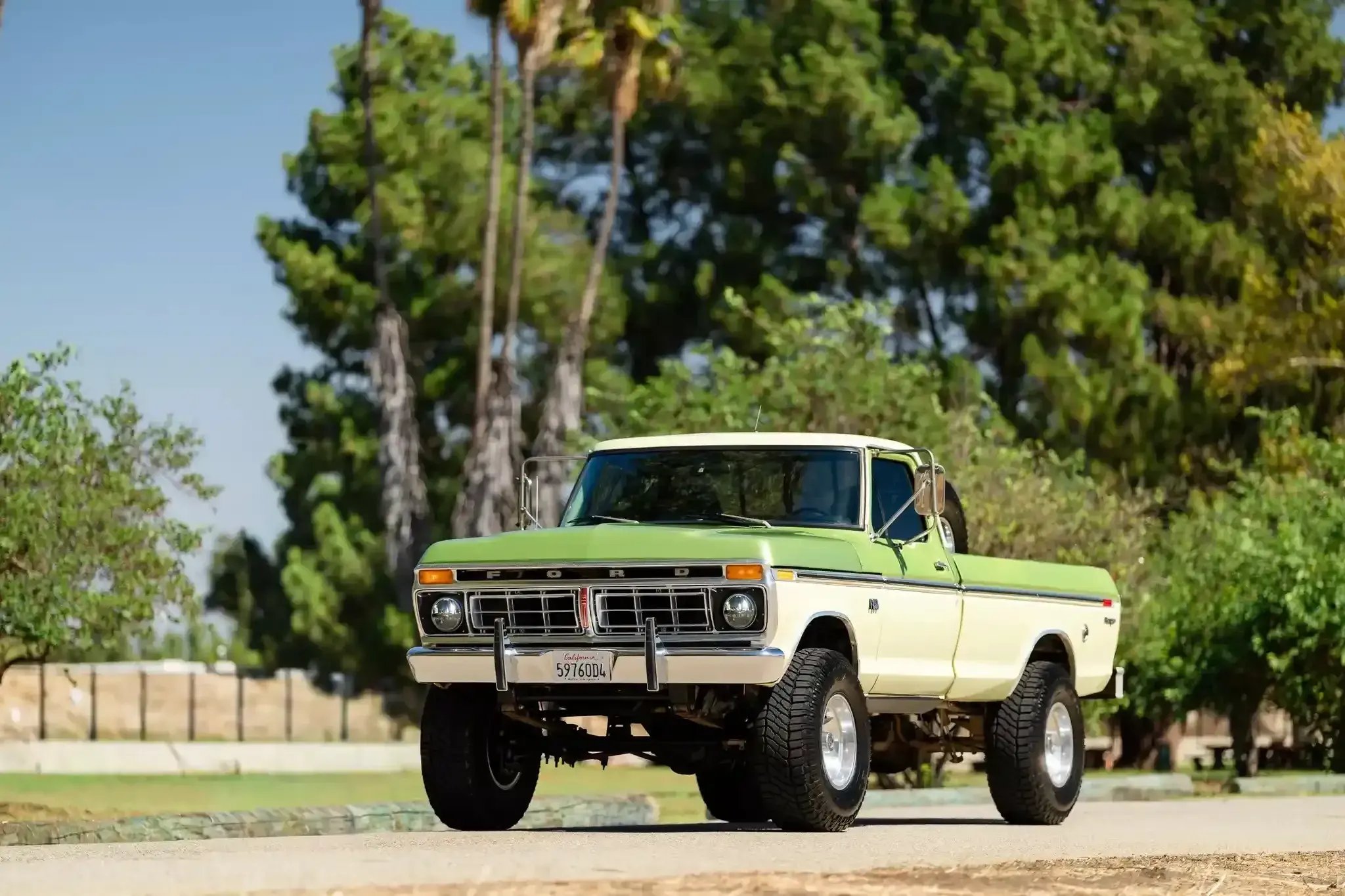 7.3L Turbo Diesel-Powered 1975 Ford F-250 4×4