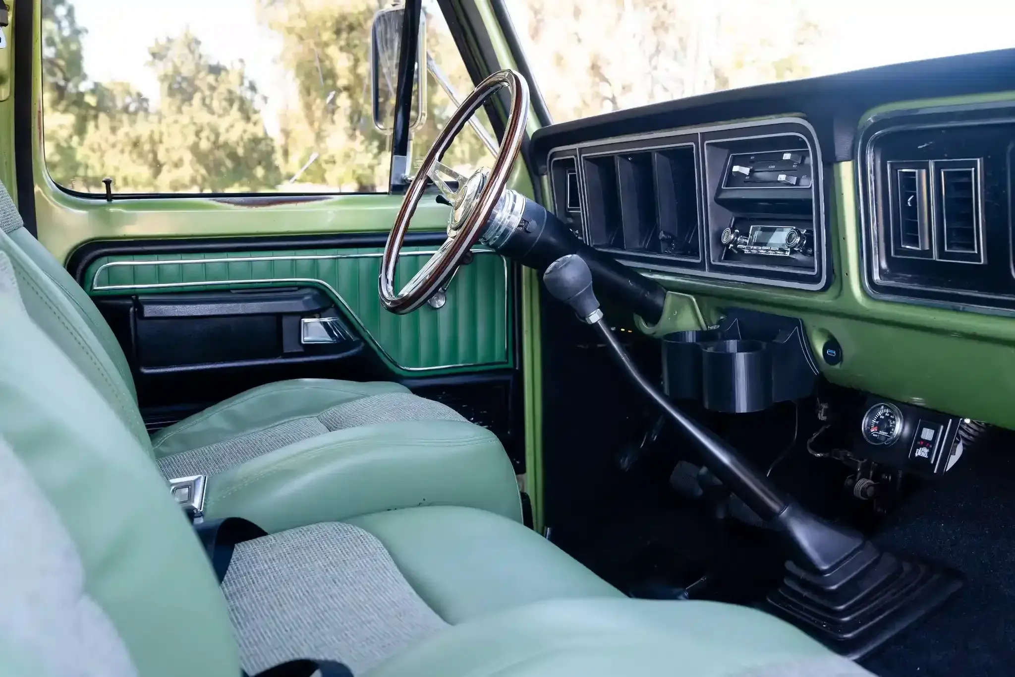 7.3L Turbo Diesel-Powered 1975 Ford F-250 4×4