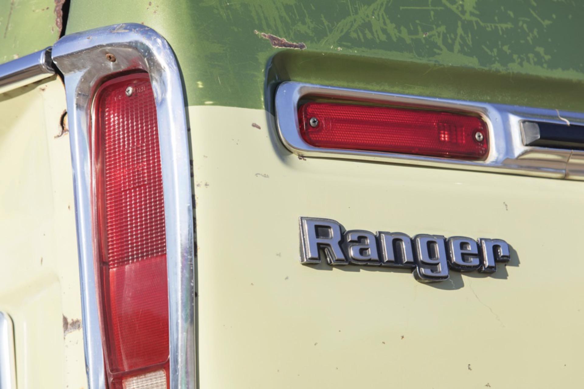 7.3L Turbo Diesel-Powered 1975 Ford F-250 4×4