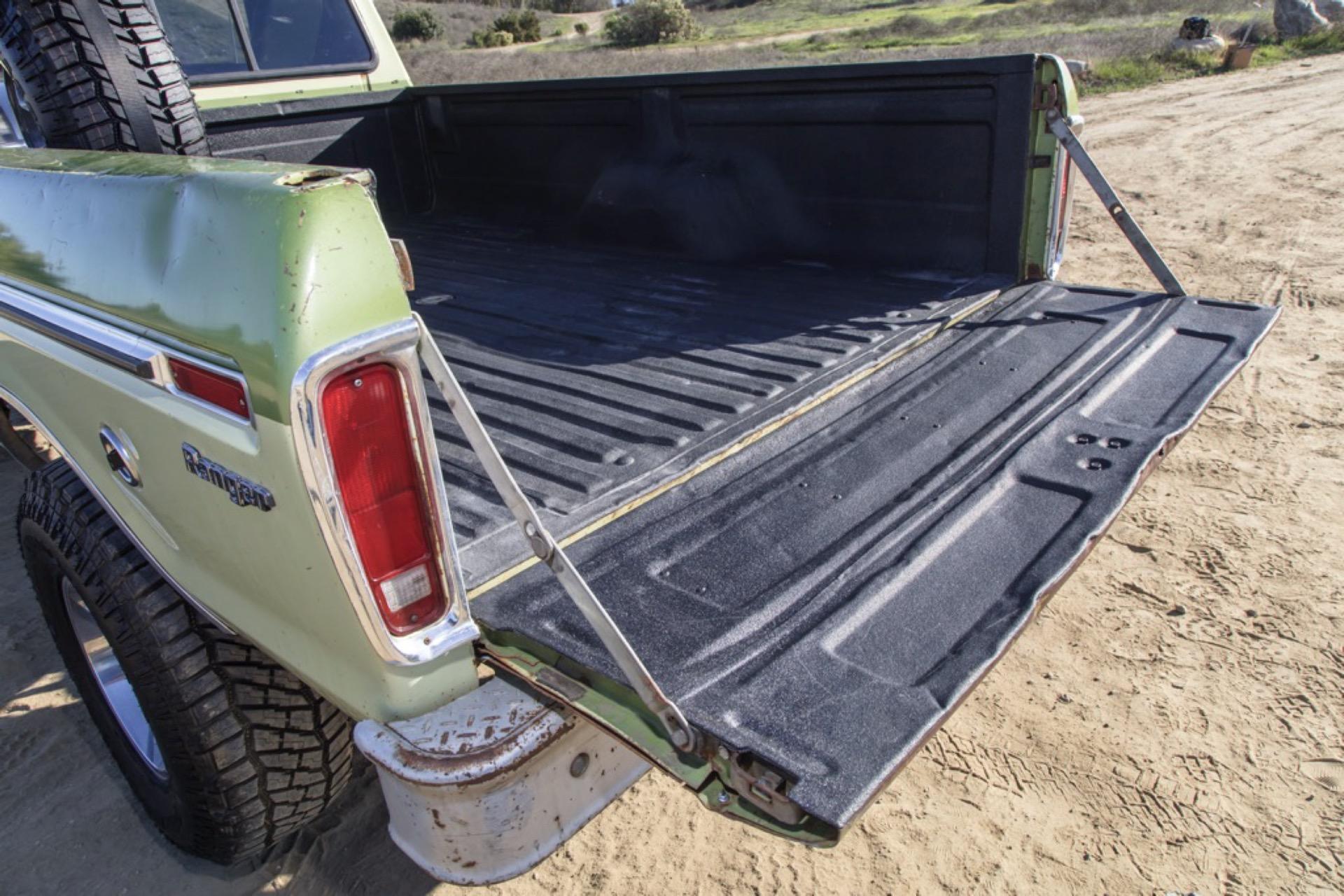 7.3L Turbo Diesel-Powered 1975 Ford F-250 4×4