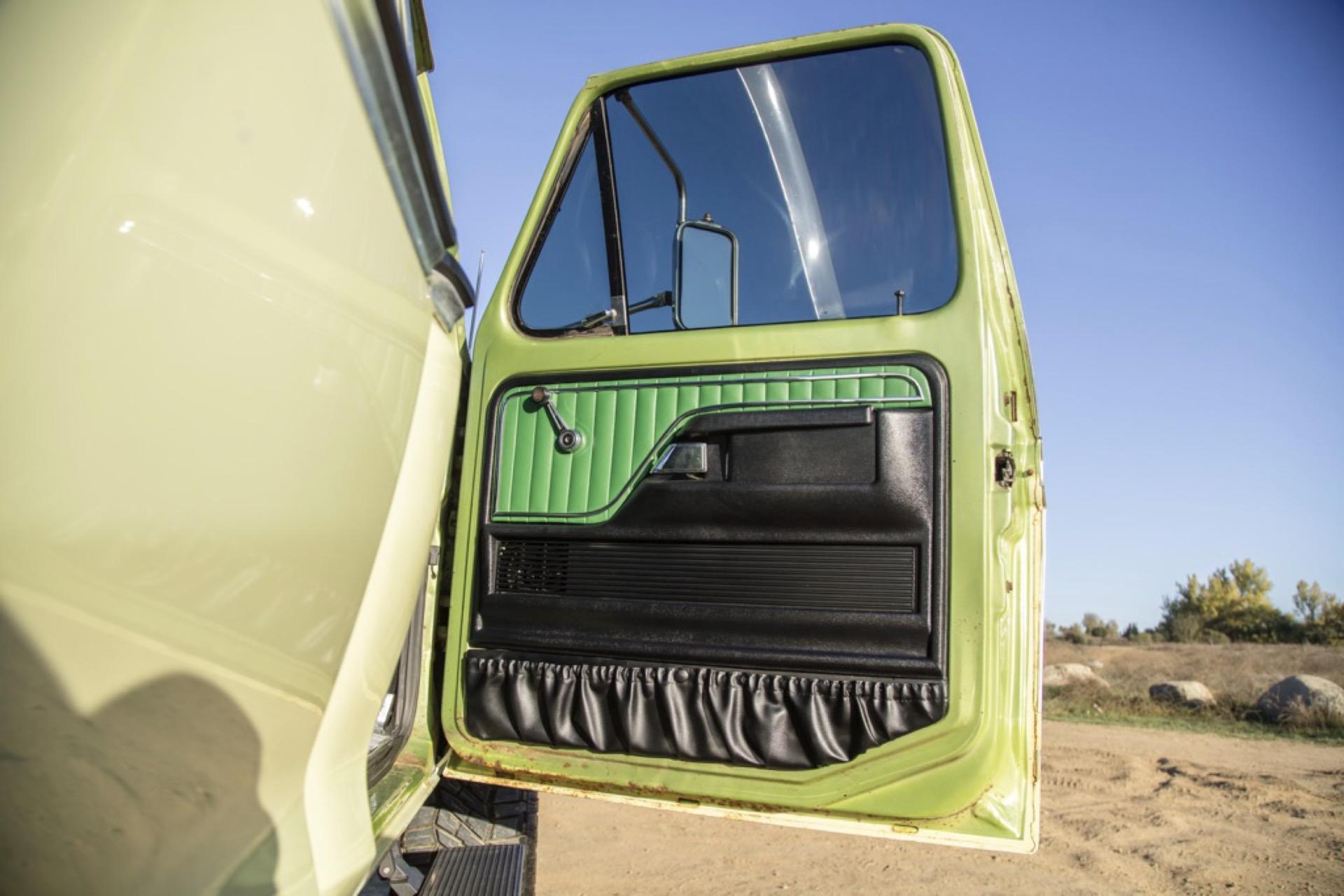 7.3L Turbo Diesel-Powered 1975 Ford F-250 4×4