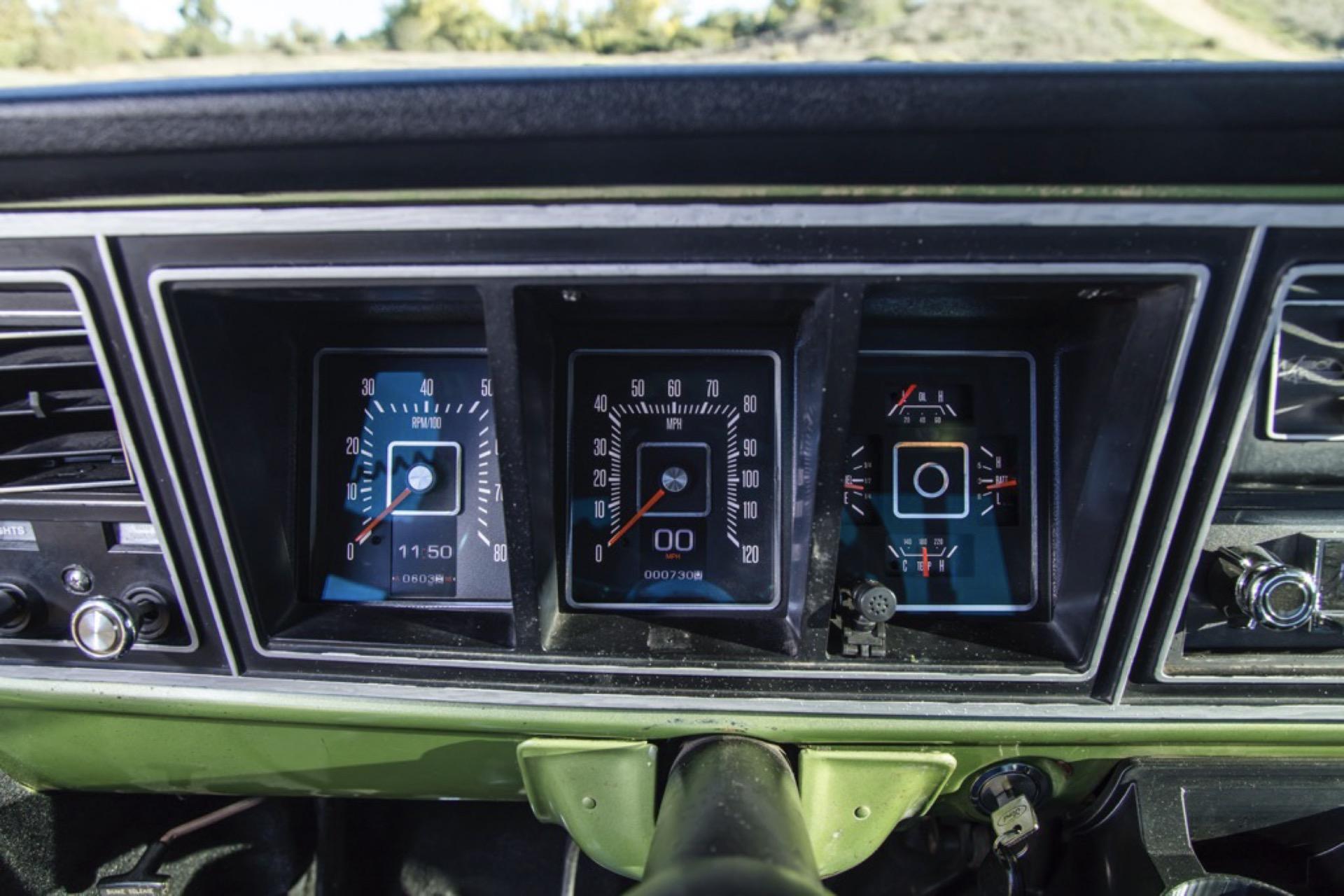 7.3L Turbo Diesel-Powered 1975 Ford F-250 4×4