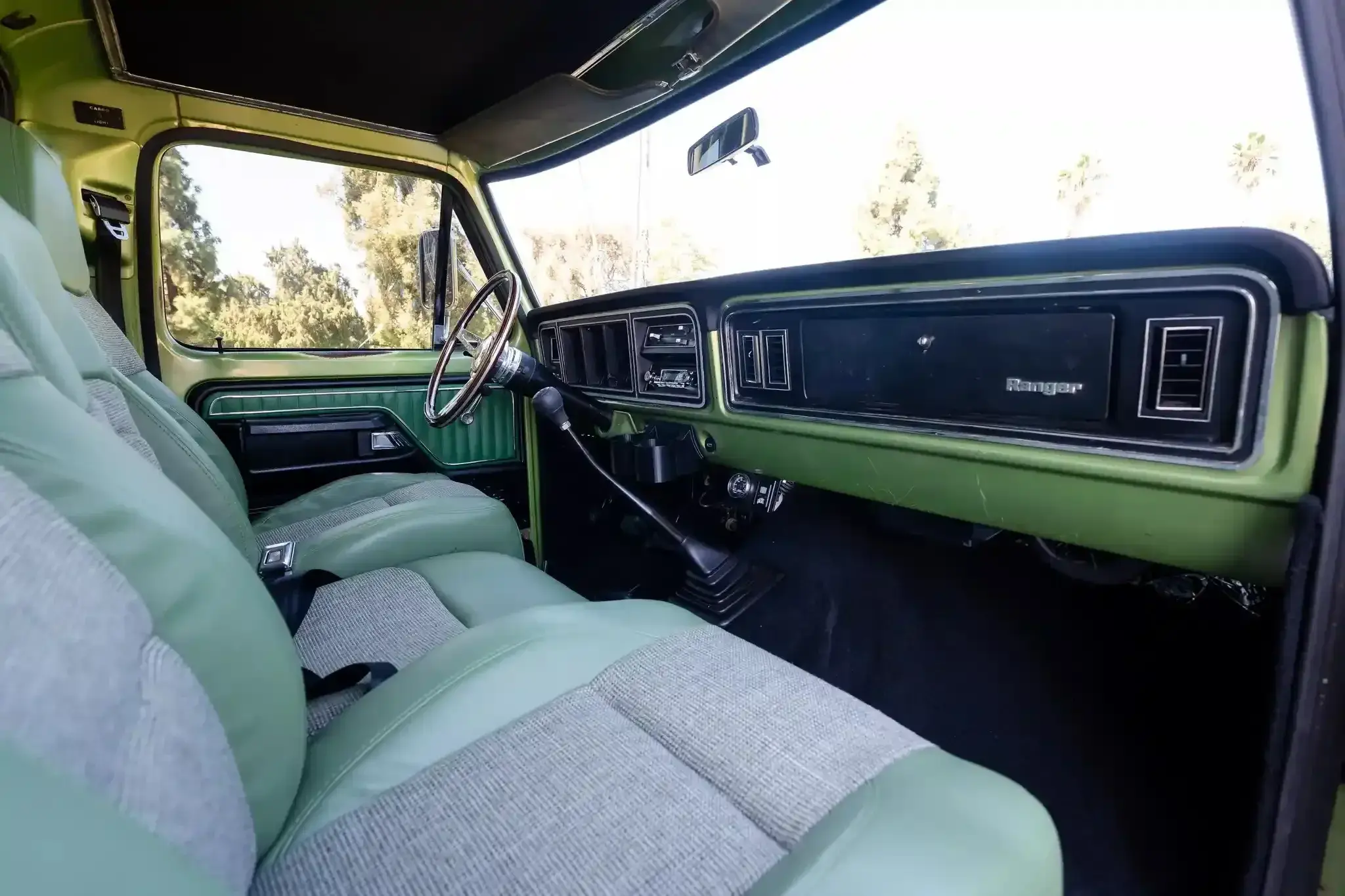 7.3L Turbo Diesel-Powered 1975 Ford F-250 4×4