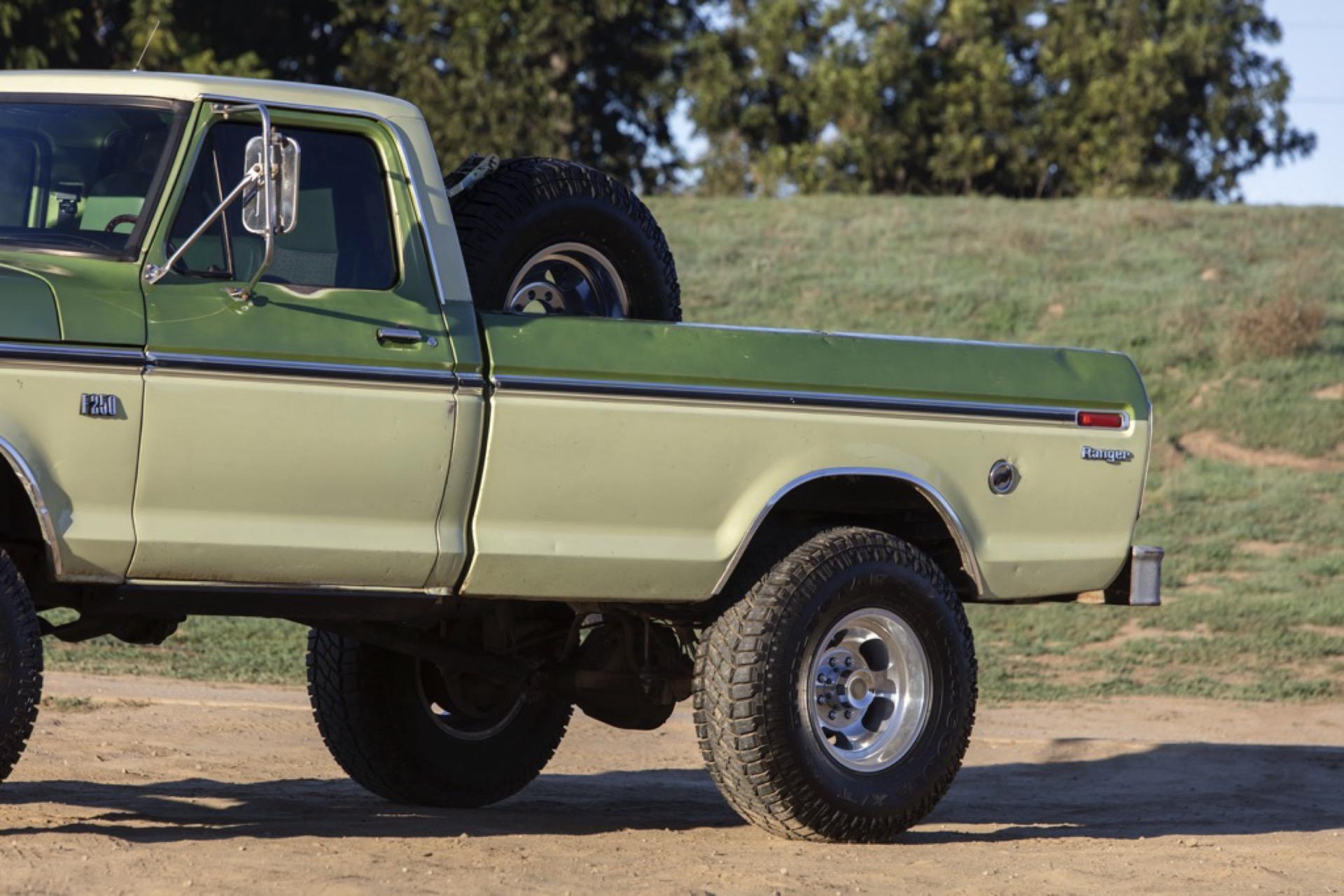7.3L Turbo Diesel-Powered 1975 Ford F-250 4×4