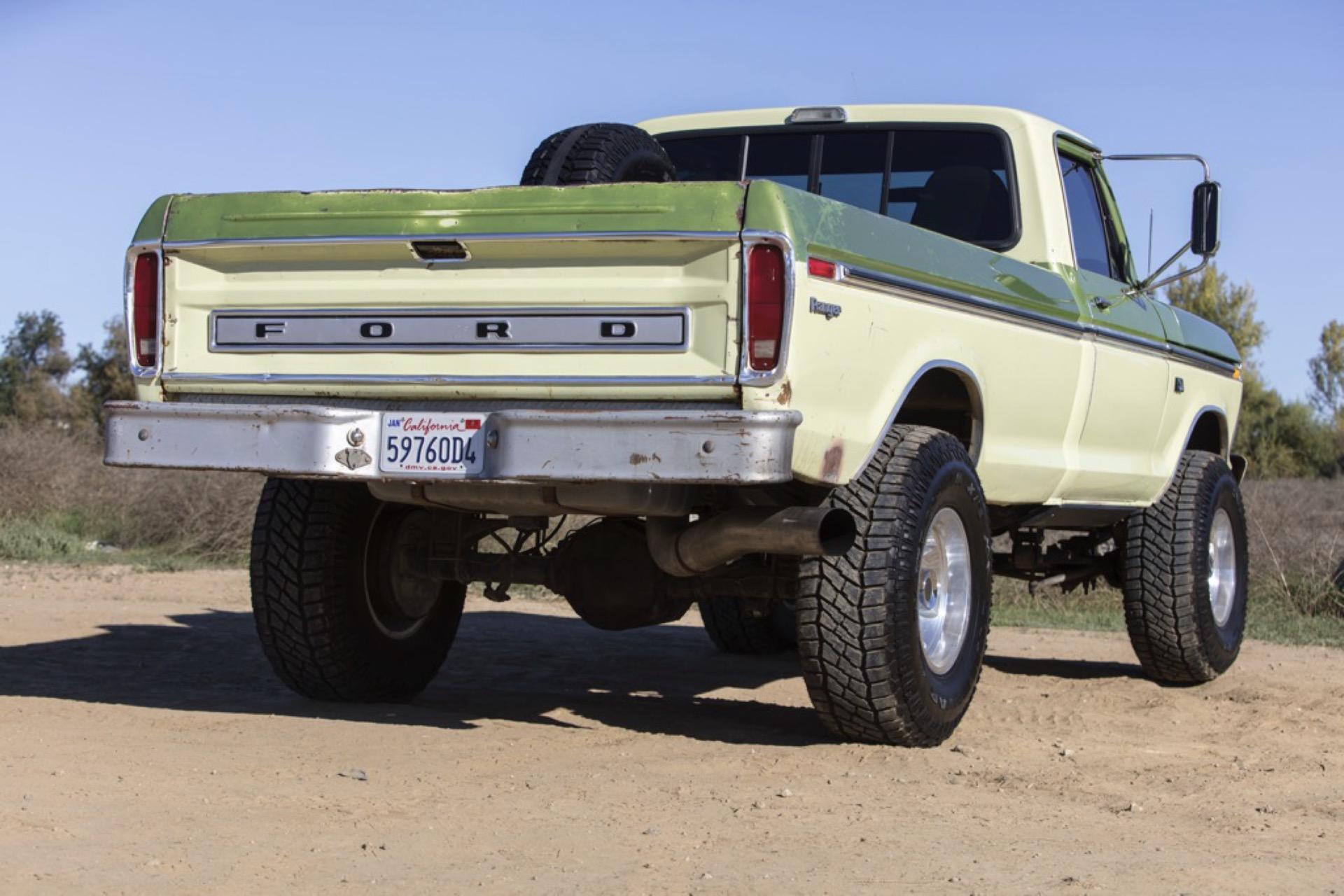7.3L Turbo Diesel-Powered 1975 Ford F-250 4×4