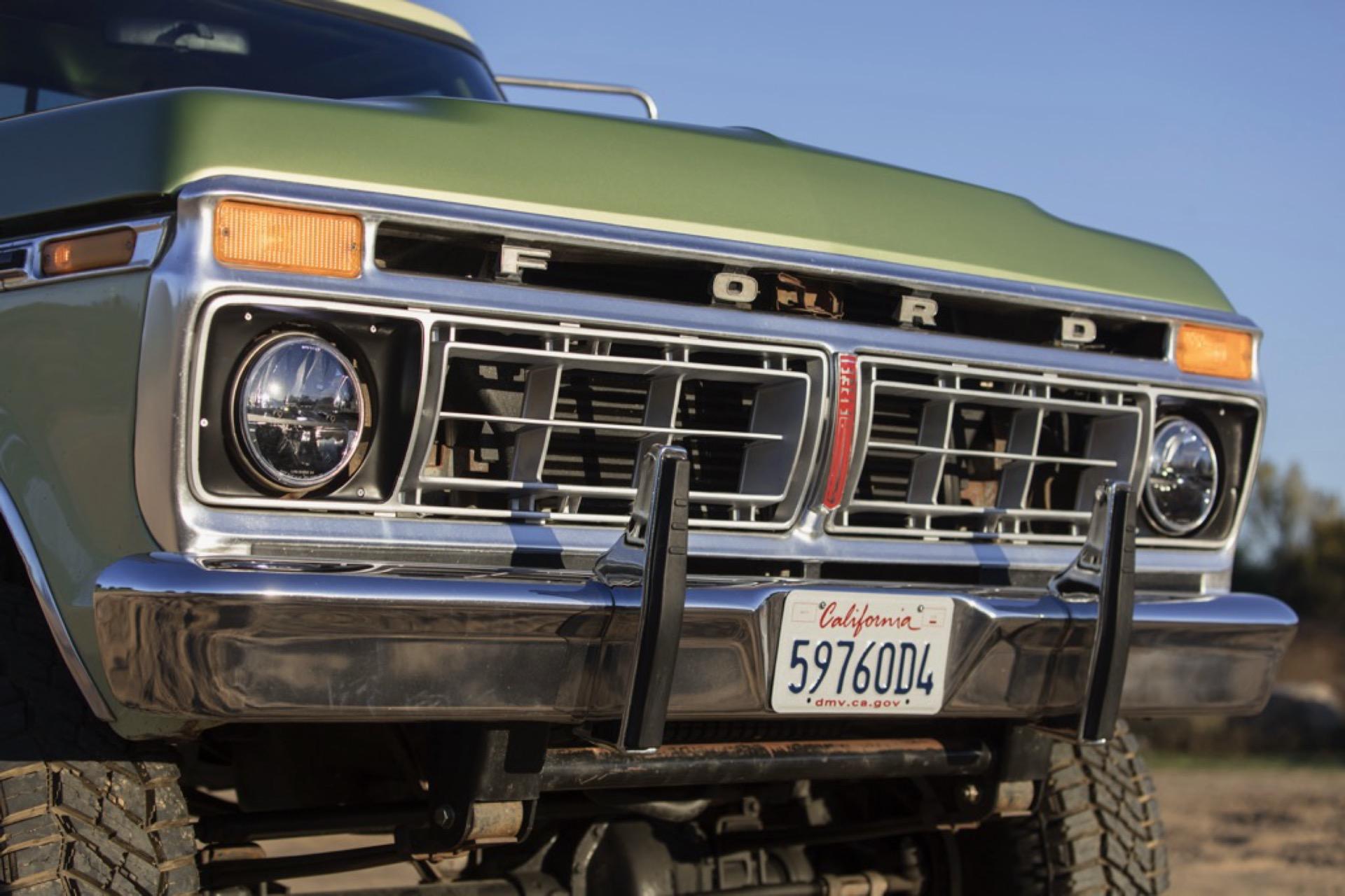7.3L Turbo Diesel-Powered 1975 Ford F-250 4×4