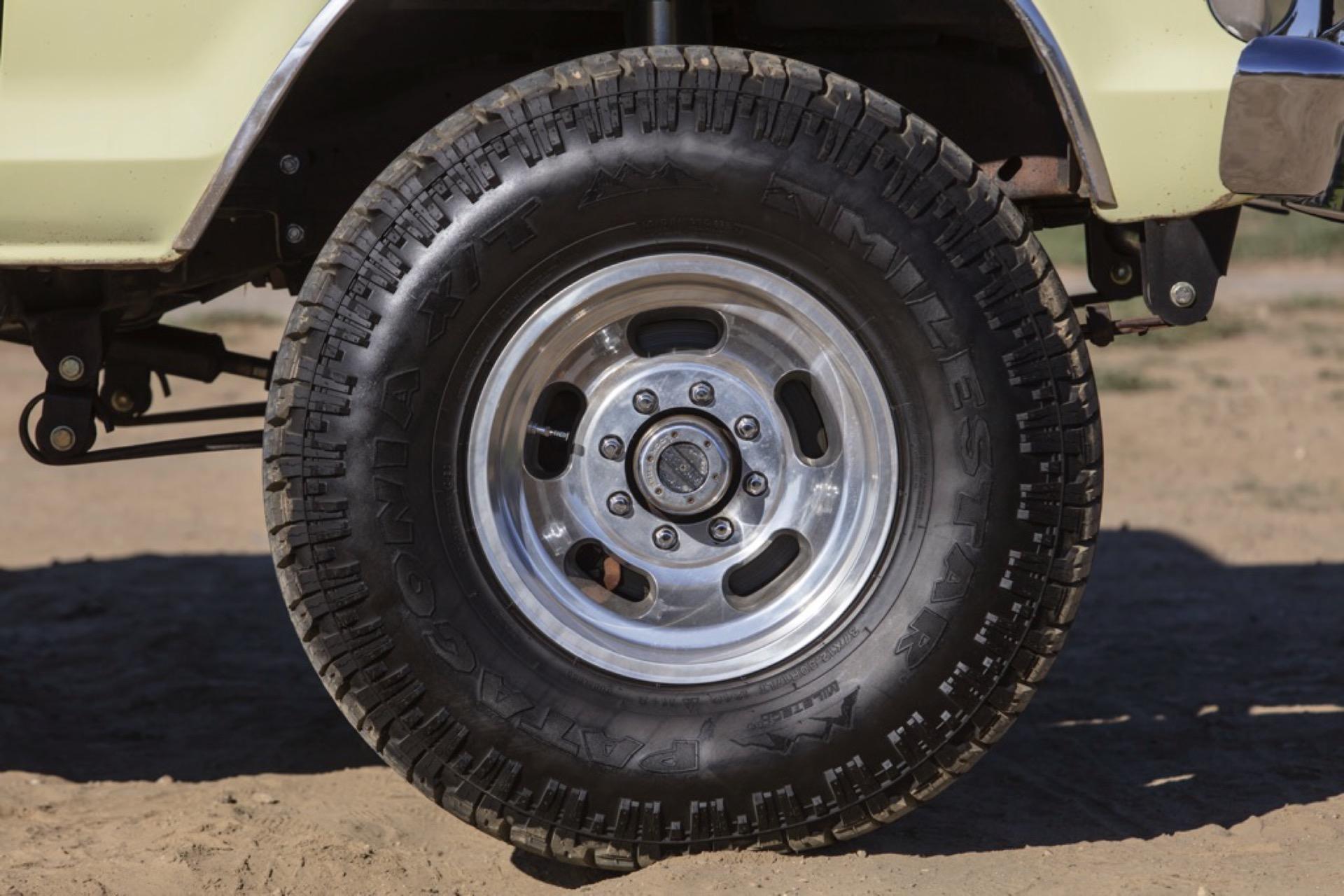 7.3L Turbo Diesel-Powered 1975 Ford F-250 4×4