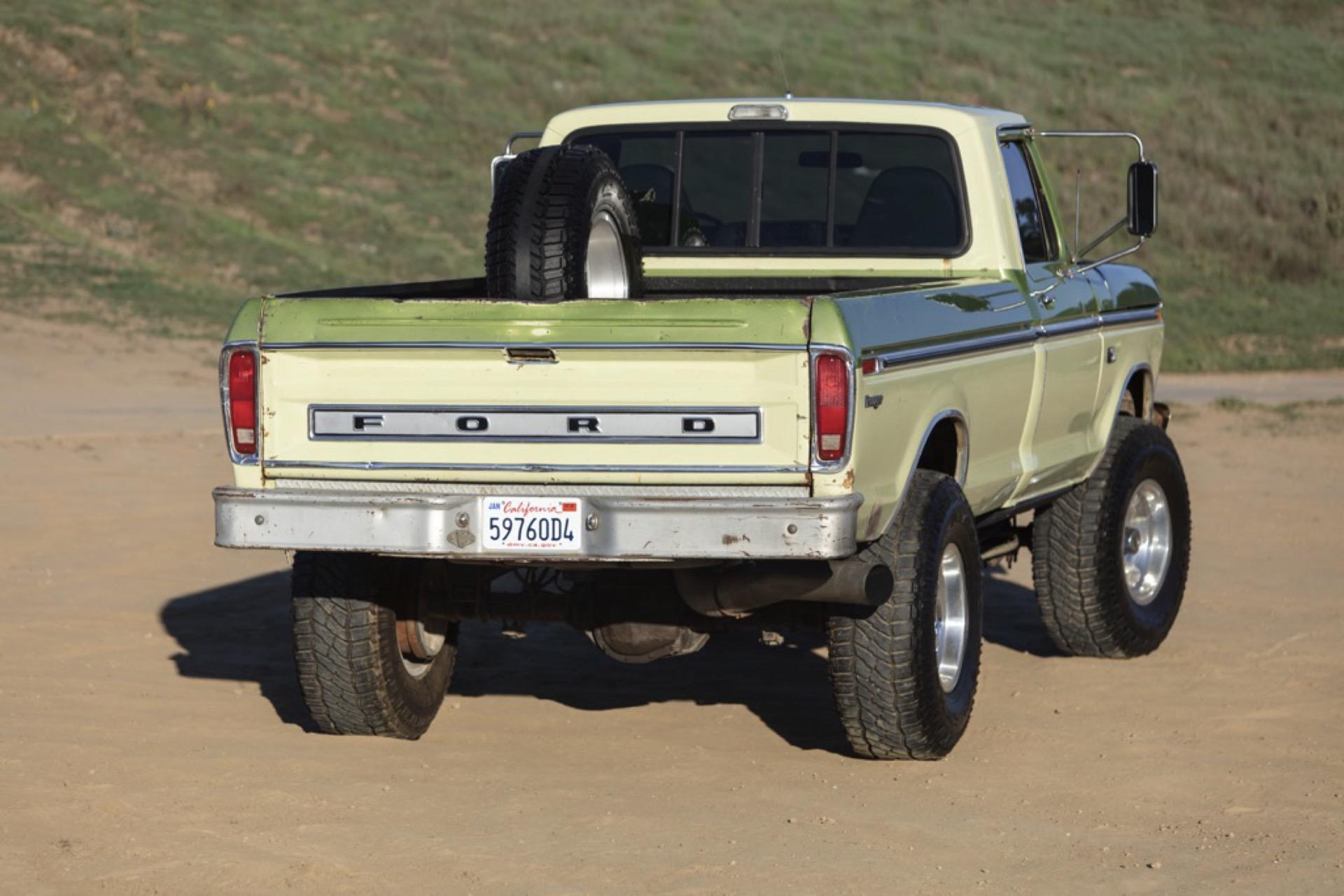 7.3L Turbo Diesel-Powered 1975 Ford F-250 4×4