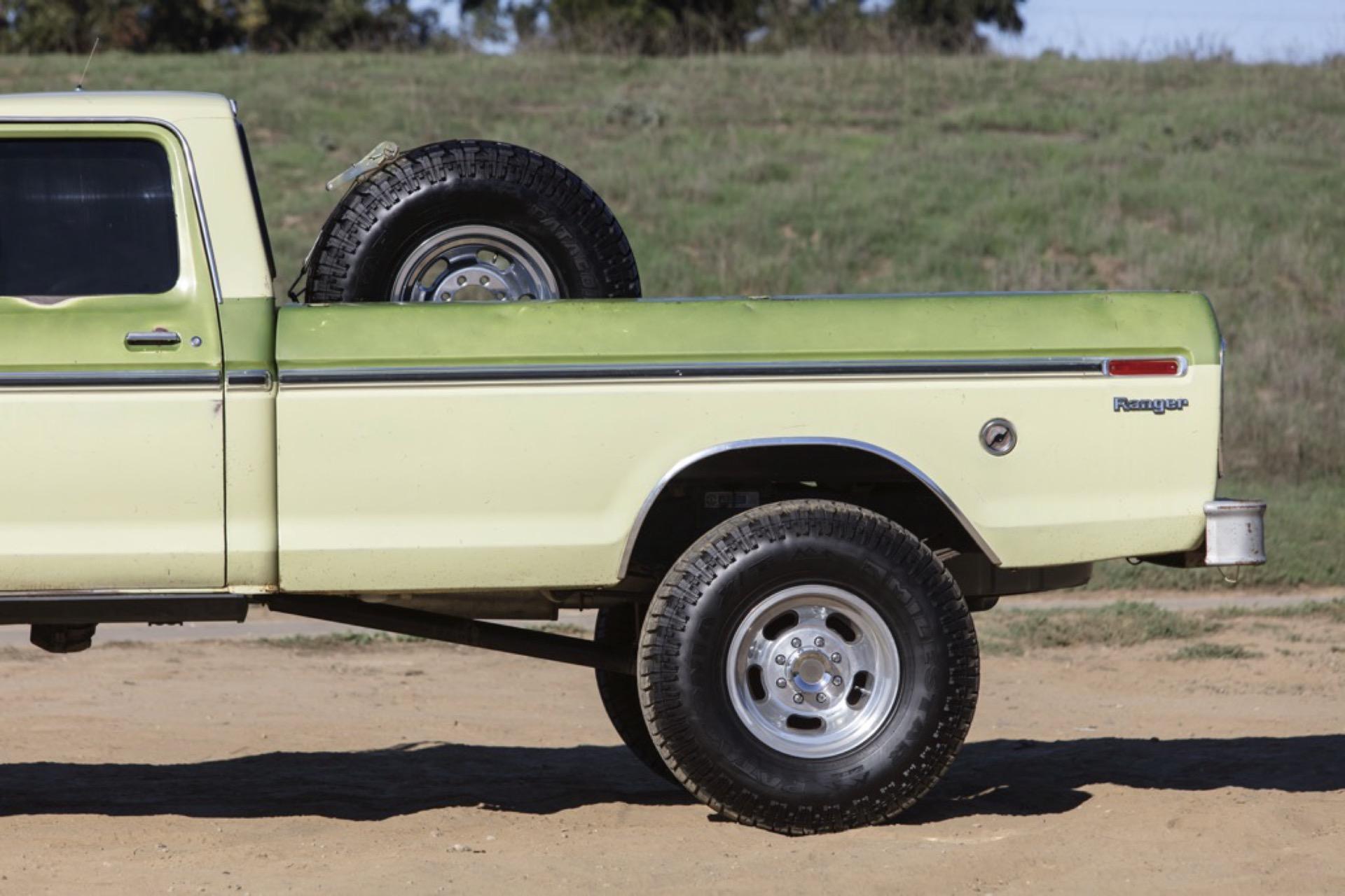 7.3L Turbo Diesel-Powered 1975 Ford F-250 4×4