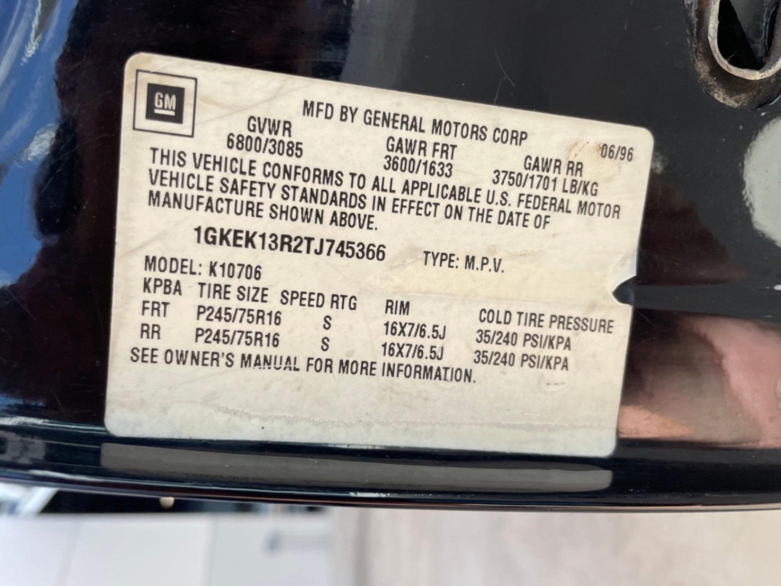 1996 GMC Suburban SLE