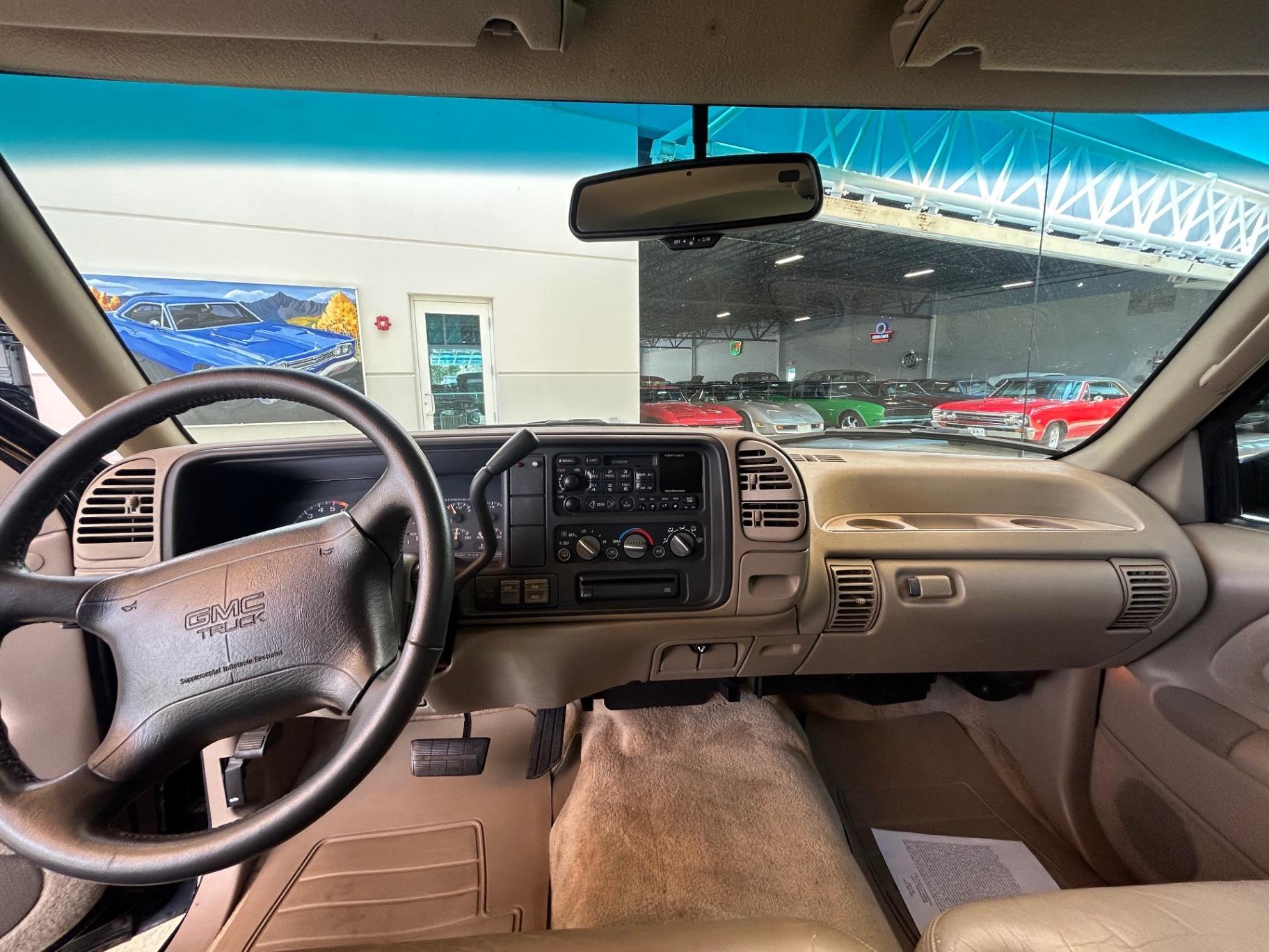 1996 GMC Suburban SLE