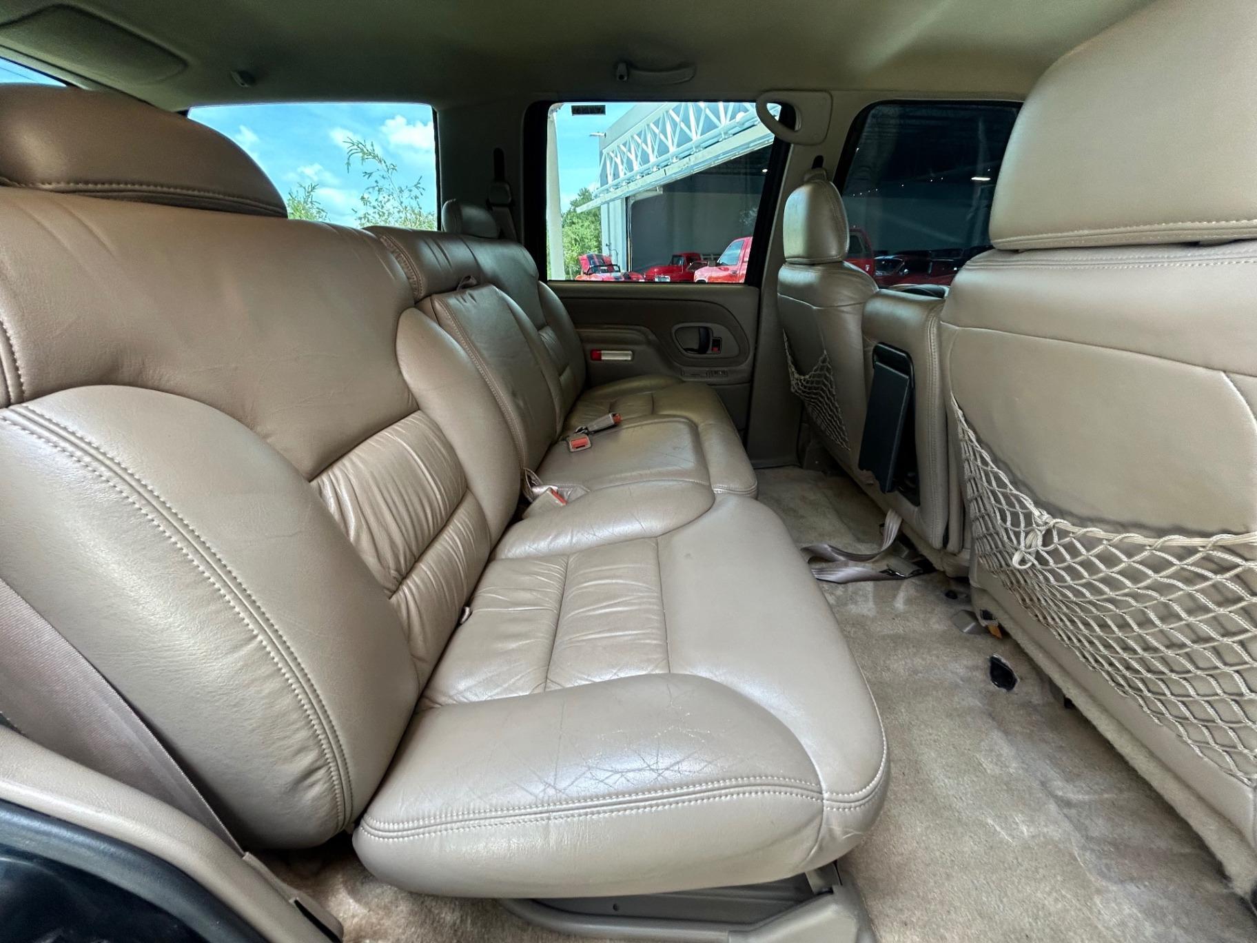 1996 GMC Suburban SLE