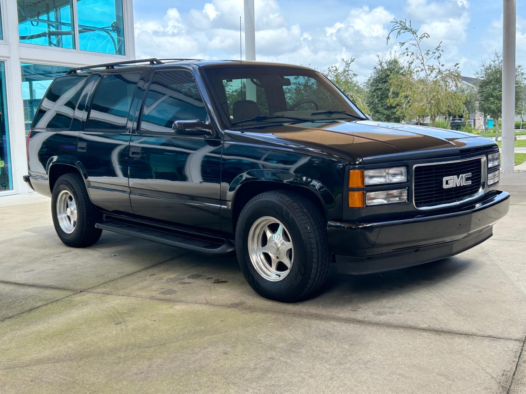 1996 GMC Suburban SLE - 3