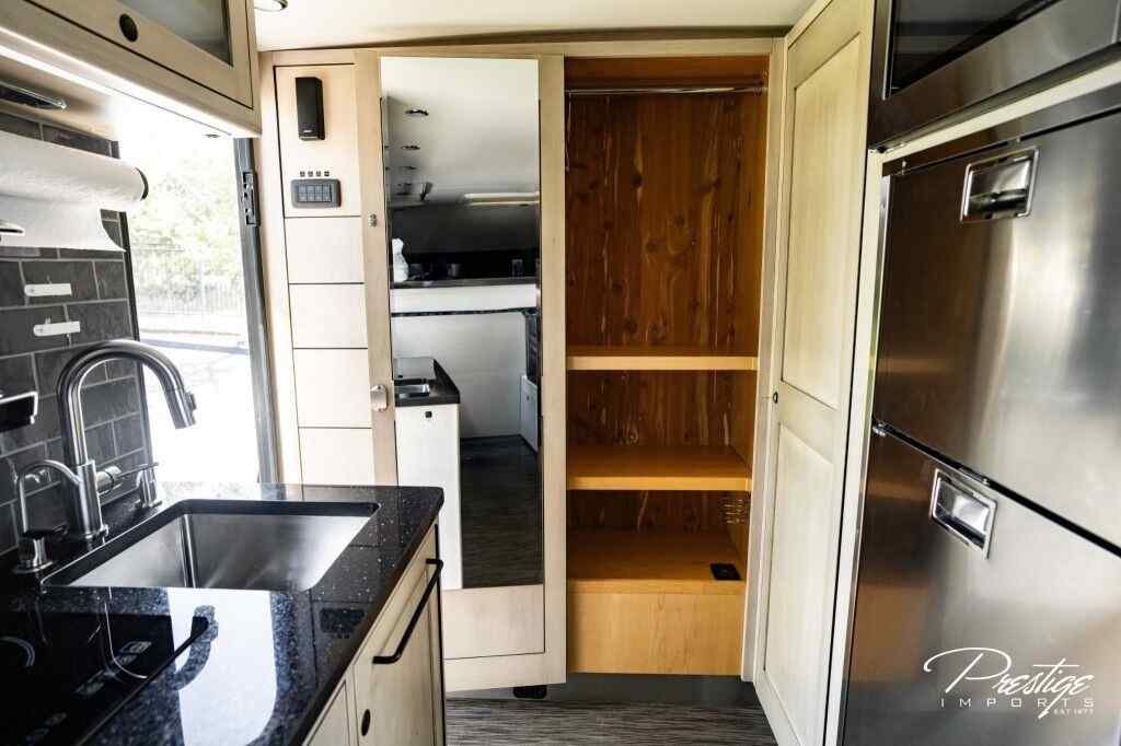 2019 EarthRoamer XV-LTS 228