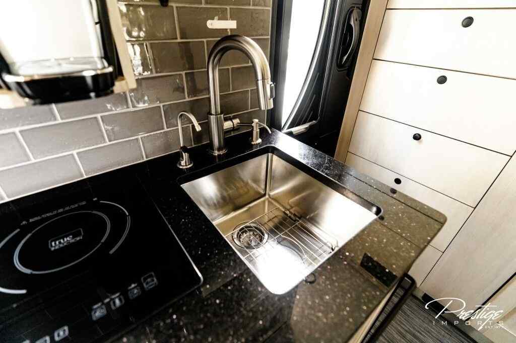 2019 EarthRoamer XV-LTS 228