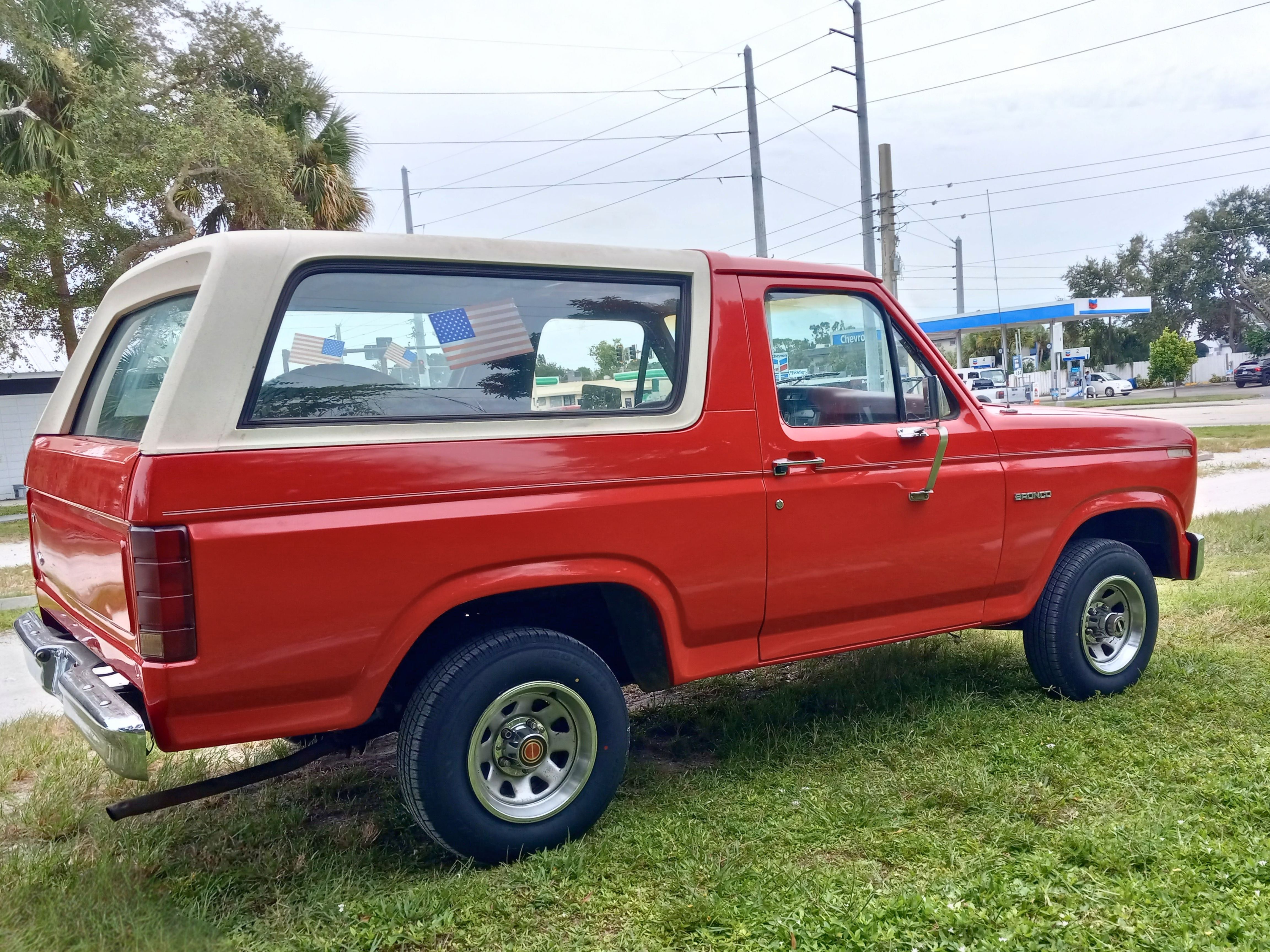 1982 Ford Bronco - 5