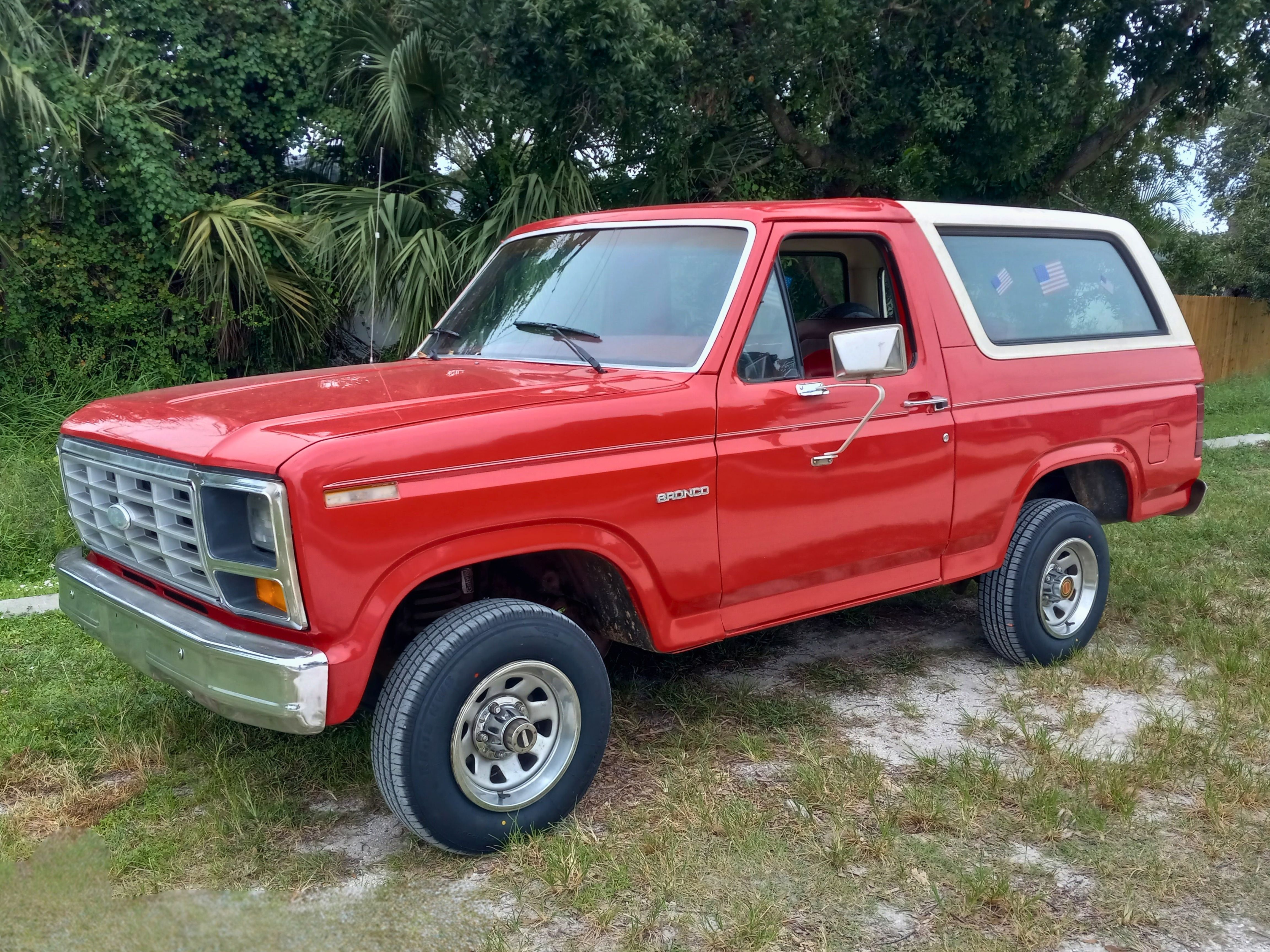 1982 Ford Bronco - 2