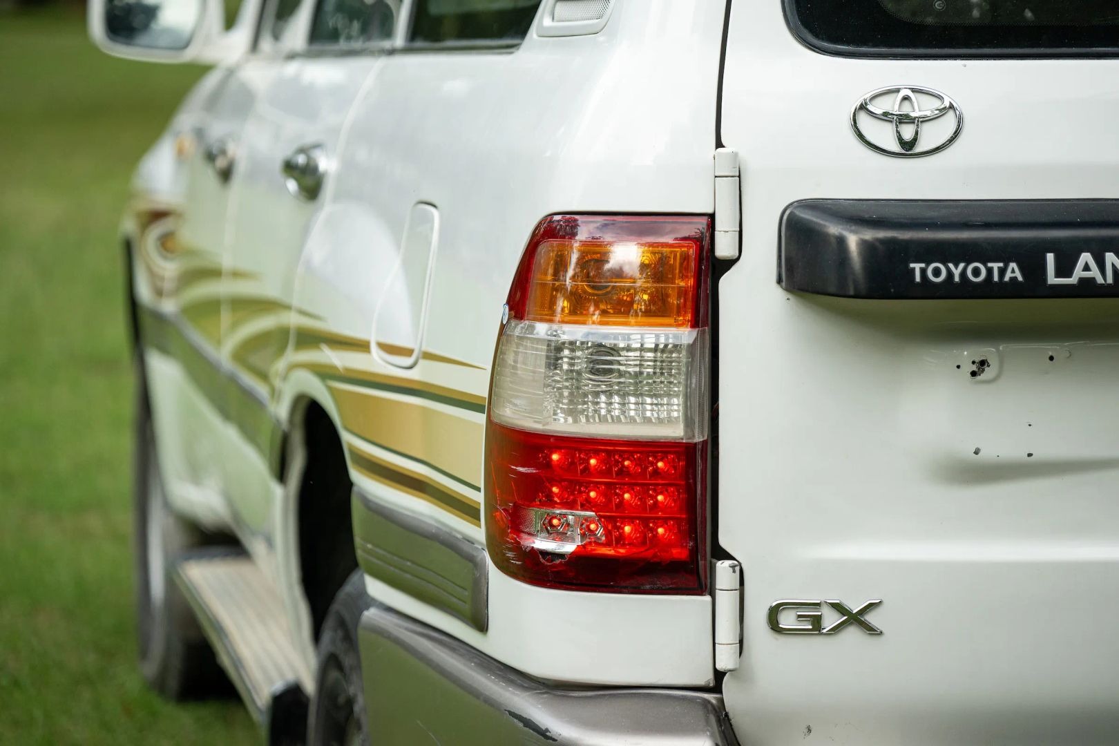 2000 Toyota Land Cruiser HZJ105