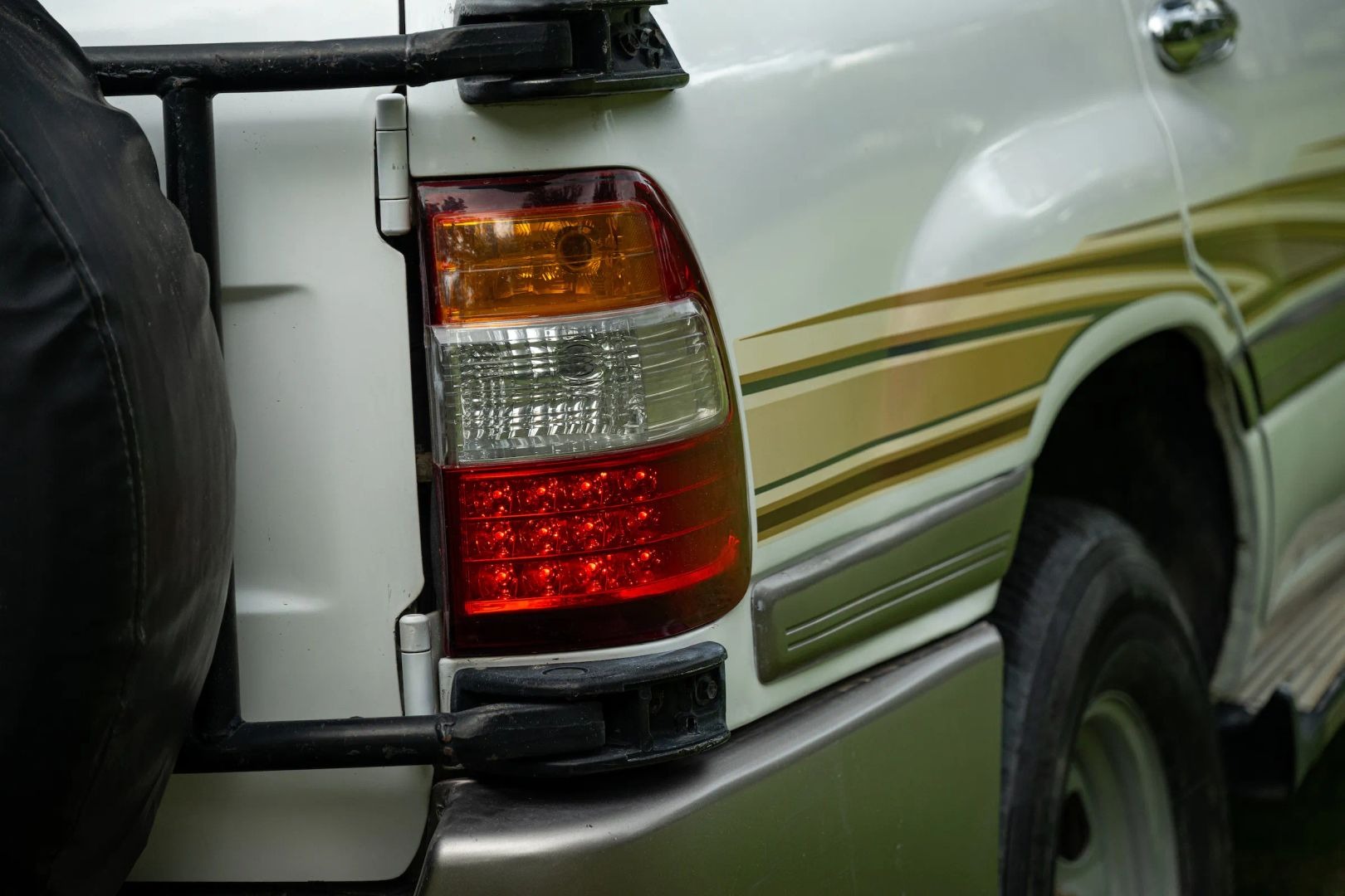 2000 Toyota Land Cruiser HZJ105