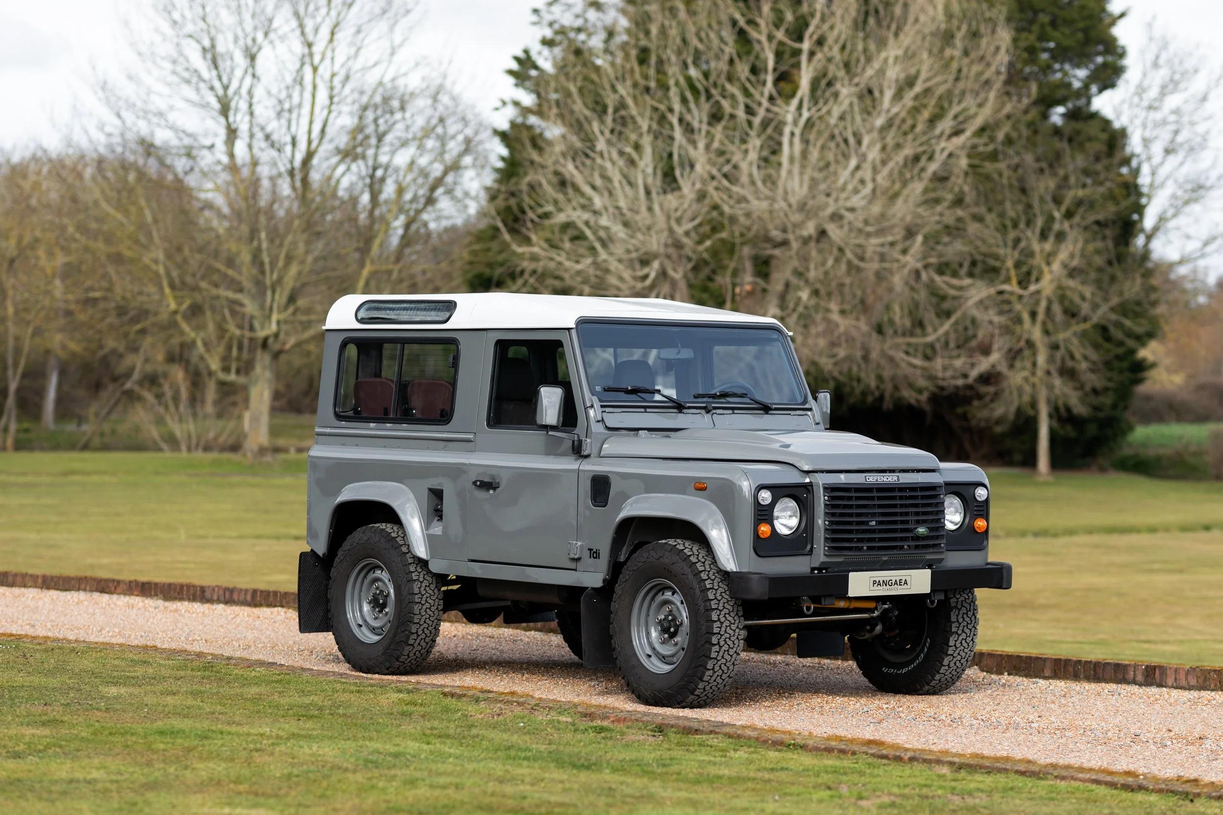  Land Rover Defender