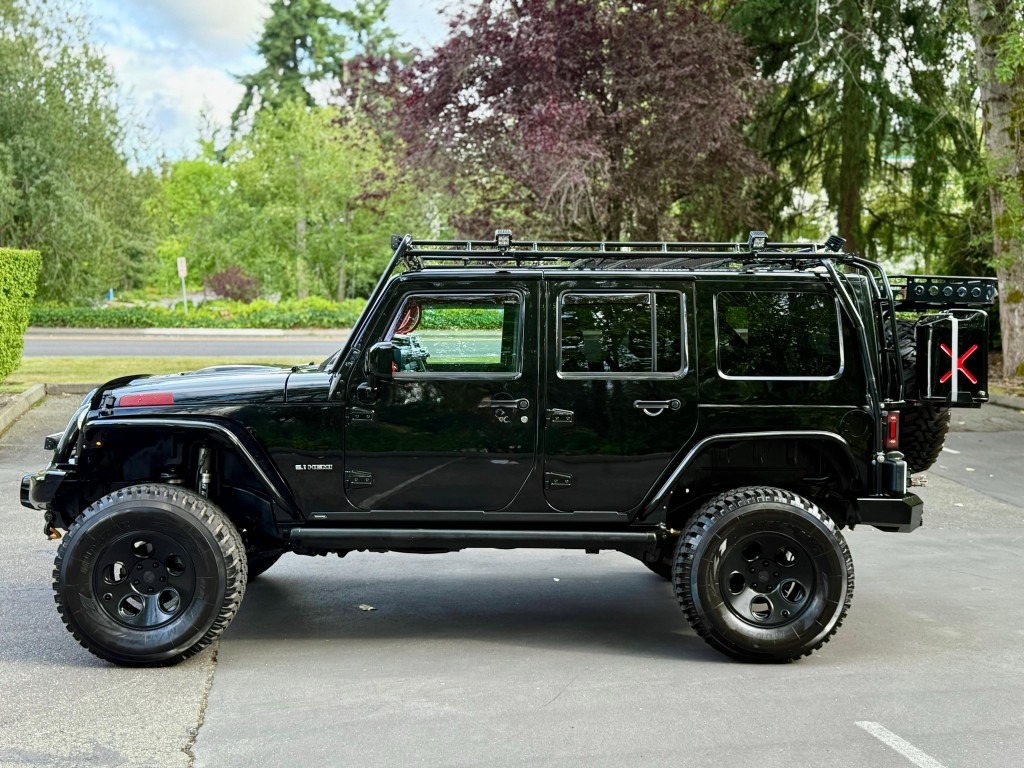 6.1 HEMI-Powered 2009 Jeep Wrangler Unlimited Rubicon - 3
