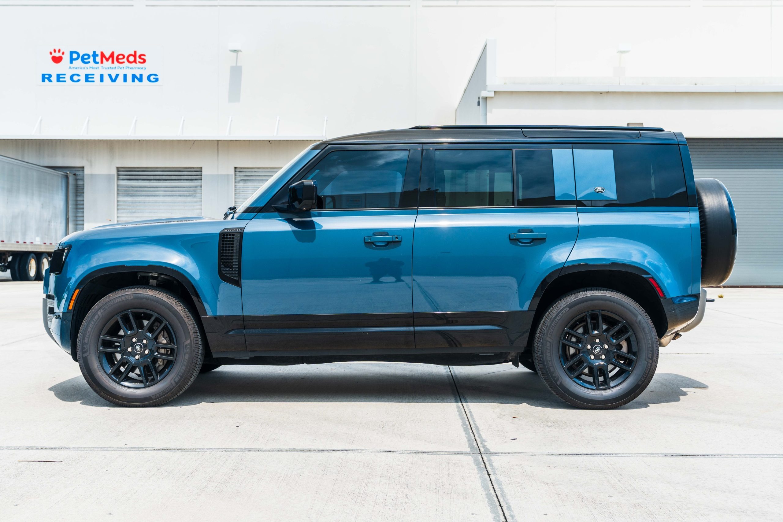 2022 Land Rover Defender 110 X-Dynamic SE
