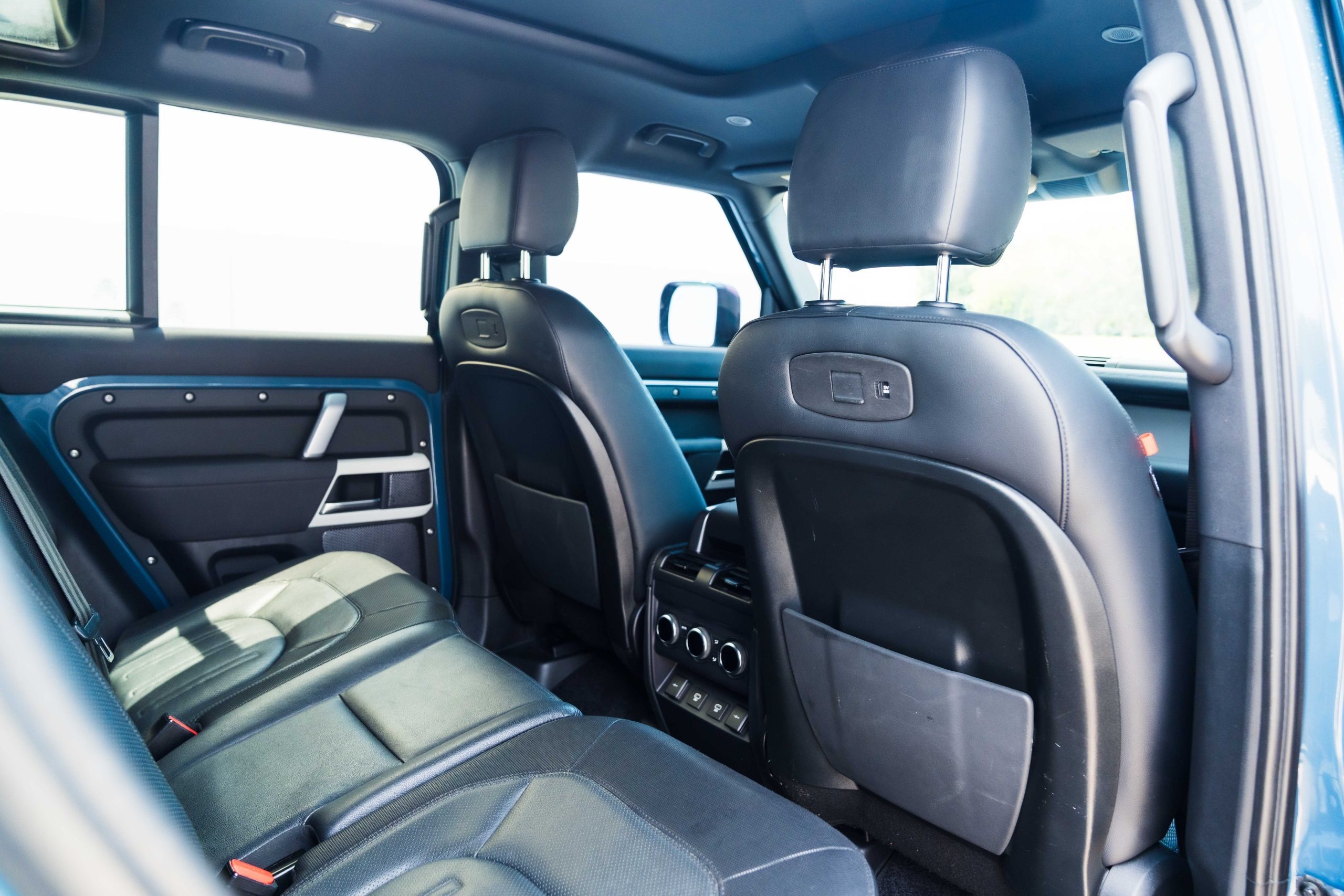 2022 Land Rover Defender 110 X-Dynamic SE