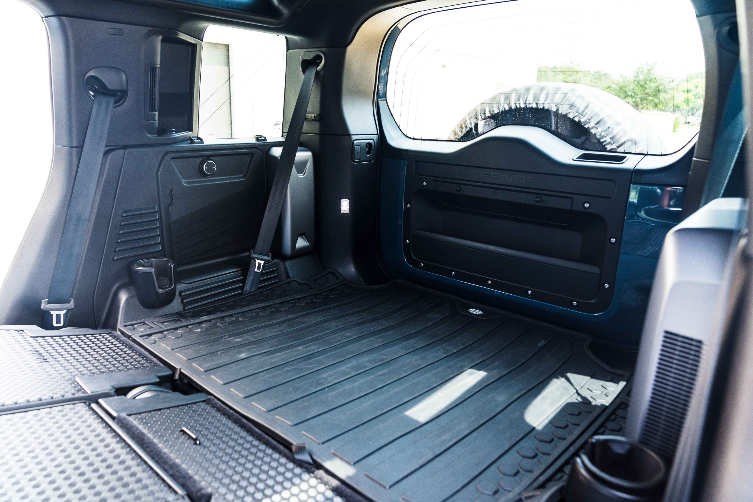 2022 Land Rover Defender 110 X-Dynamic SE