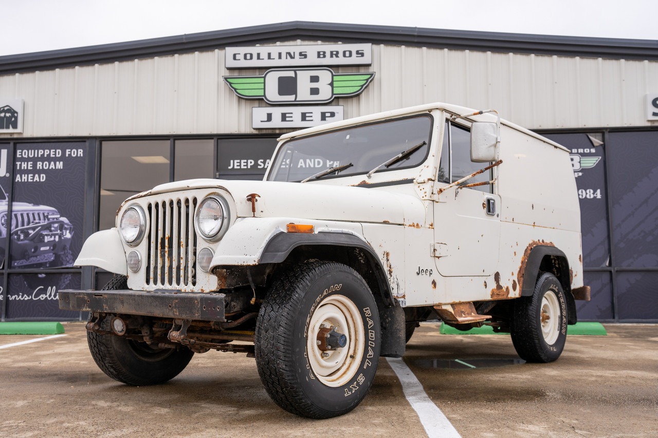  Jeep CJ-8 Scrambler
