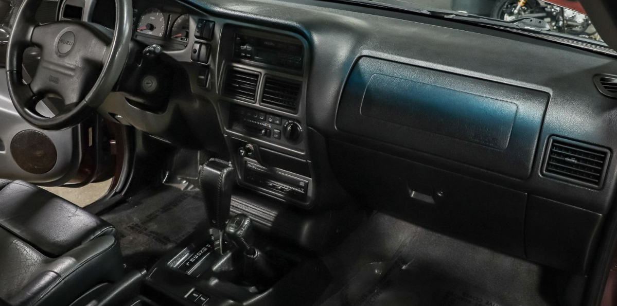 Sold: 2001 Isuzu VehiCROSS S