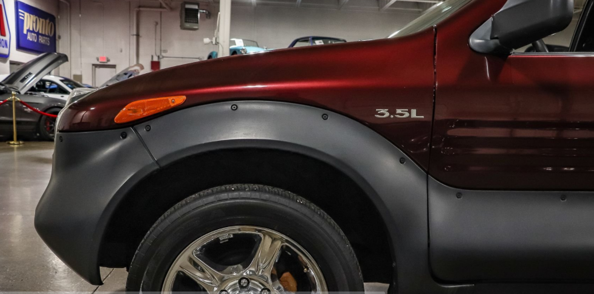 Sold: 2001 Isuzu VehiCROSS S