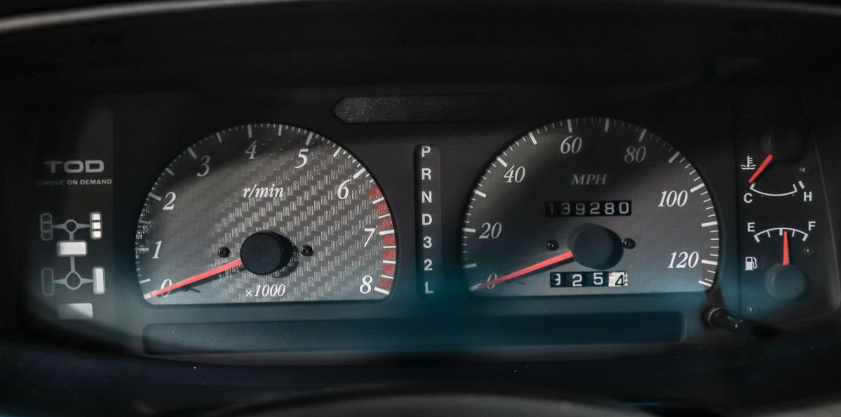 Sold: 2001 Isuzu VehiCROSS S