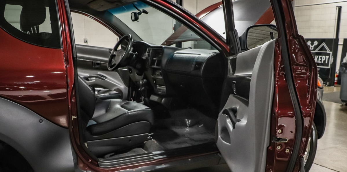 Sold: 2001 Isuzu VehiCROSS S