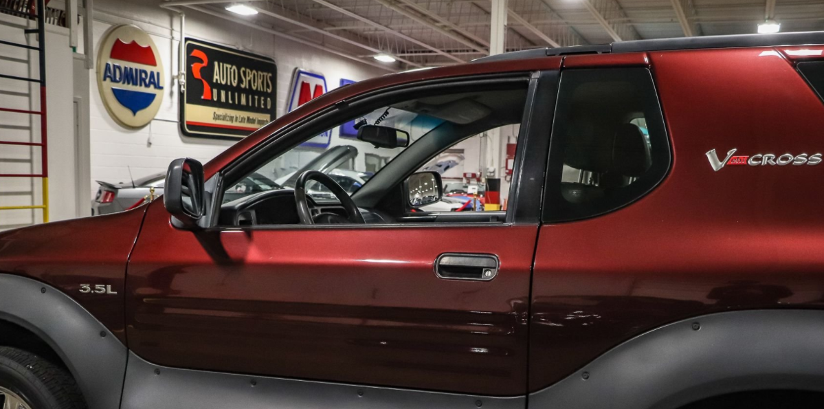 Sold: 2001 Isuzu VehiCROSS S
