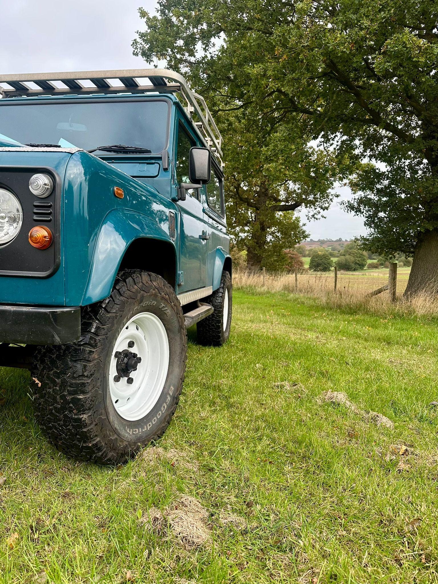 2000 Land Rover Defender 90