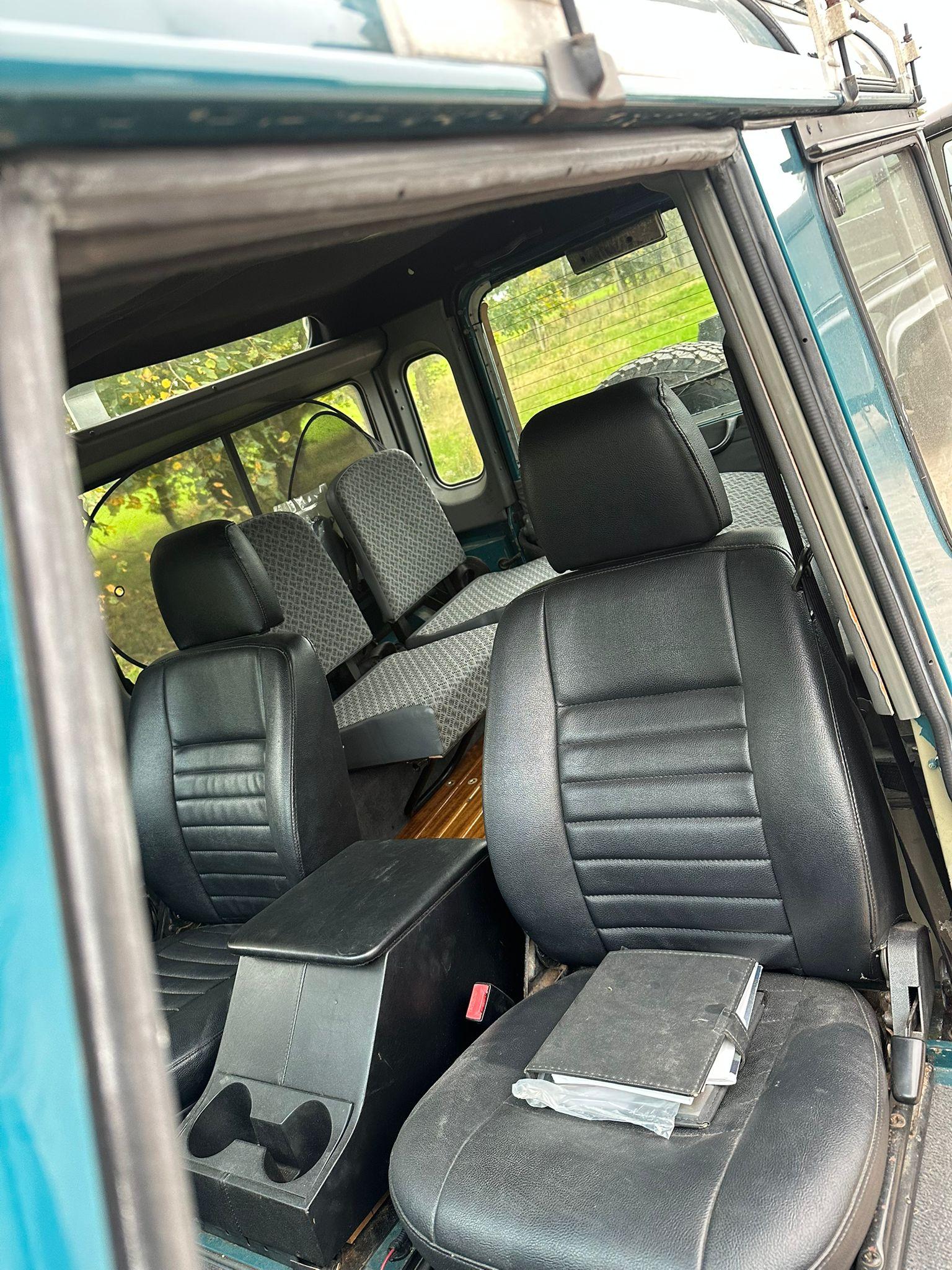 2000 Land Rover Defender 90