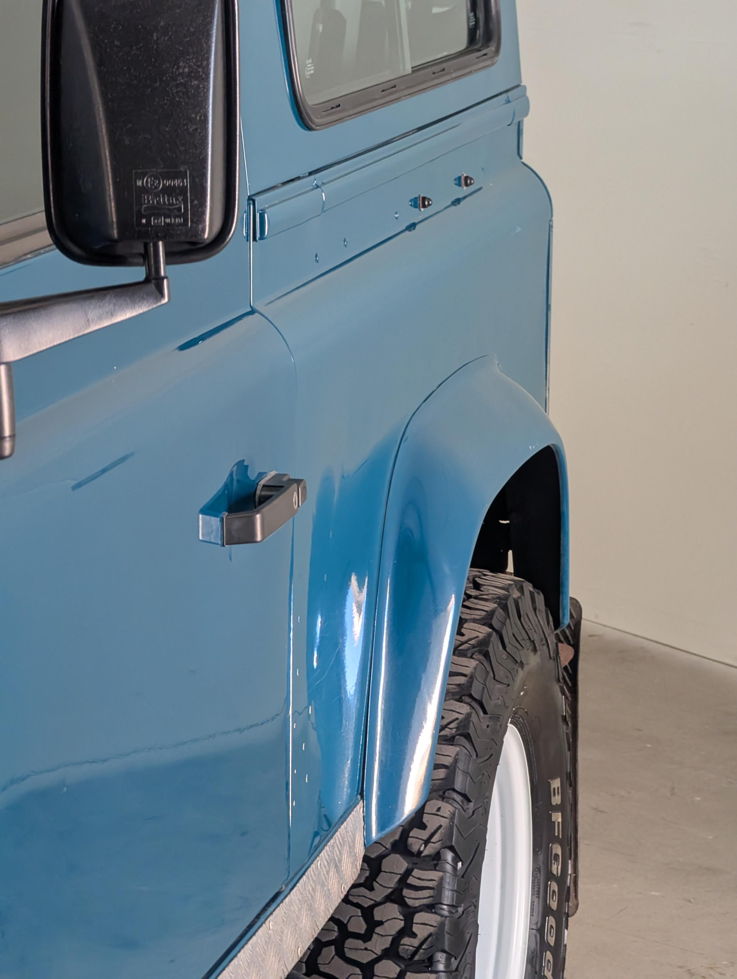 2000 Land Rover Defender 90 2.8i