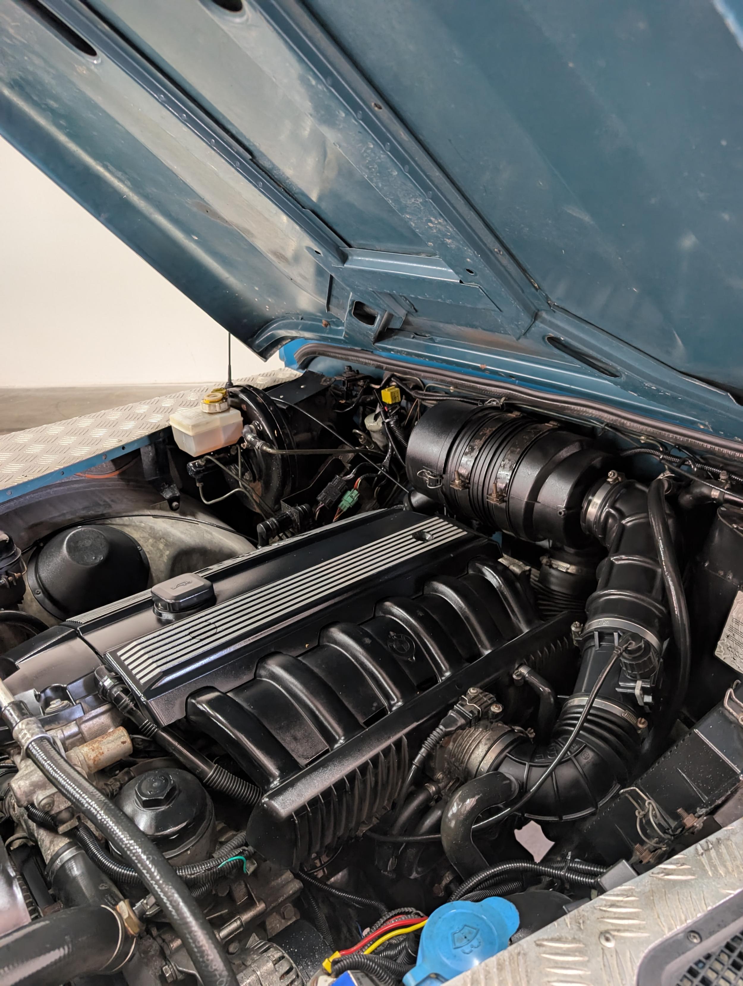 2000 Land Rover Defender 90 2.8i