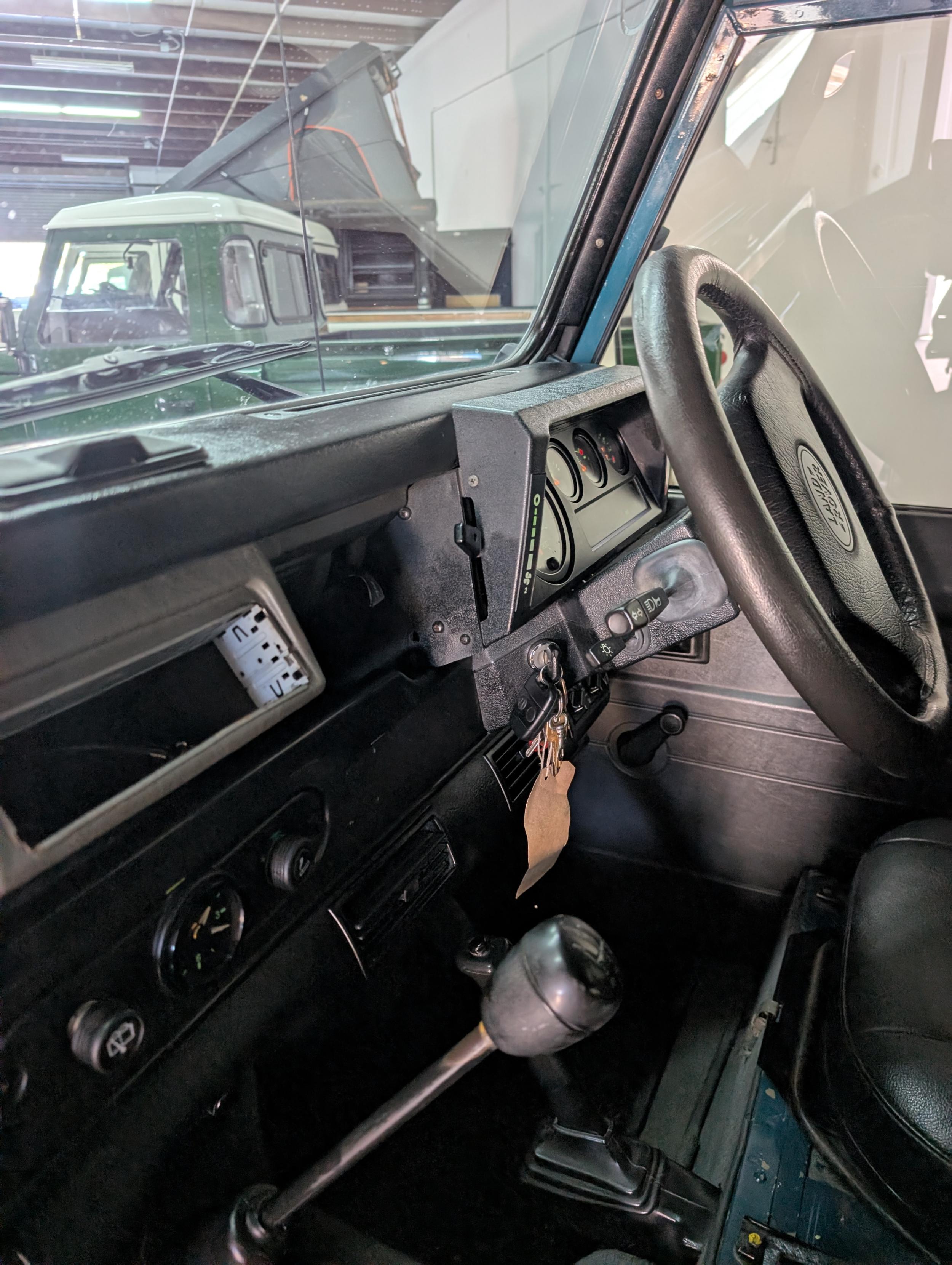 2000 Land Rover Defender 90 2.8i